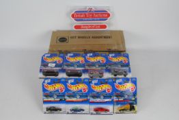 Hot Wheels - A Hot Wheels 72 x car selection box from 1999,