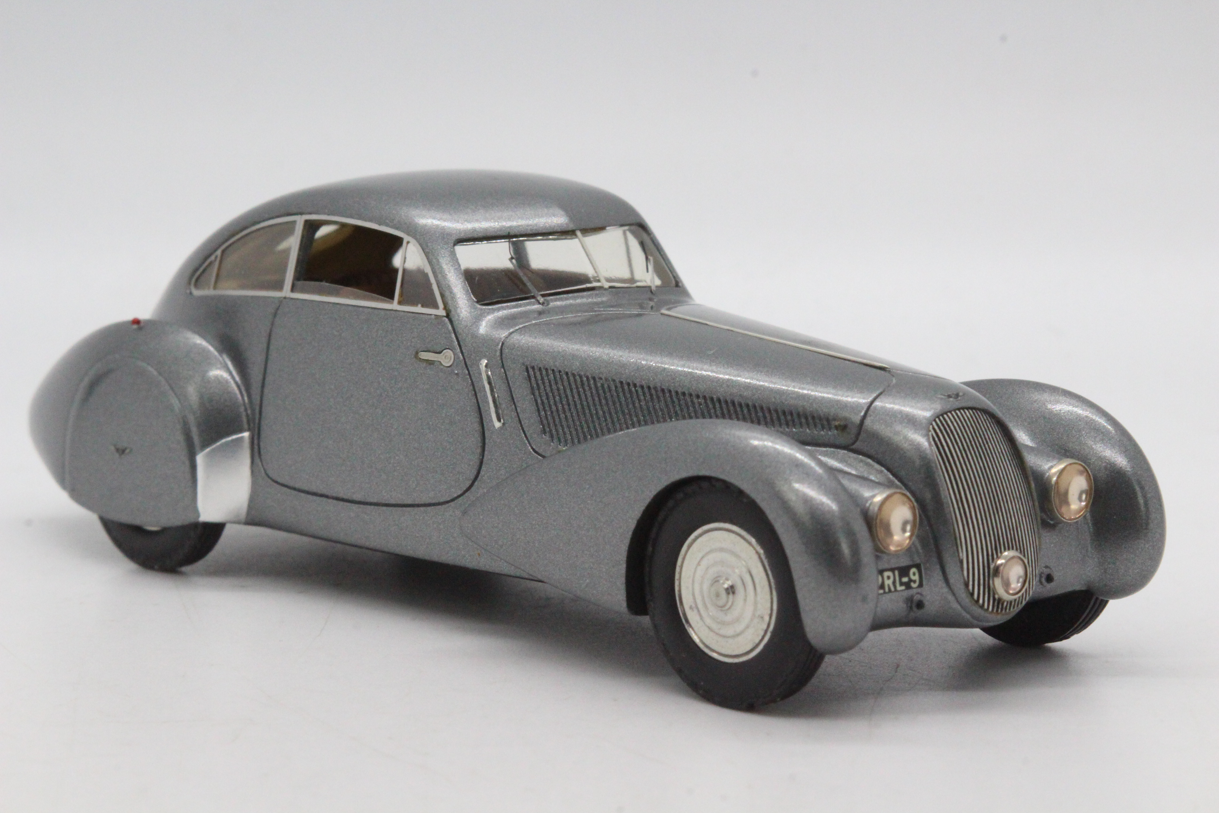 MPH Models, Tim Dyke - A boxed MPH Models #956 Bentley 'Embiricos' 1938 Road Car. - Image 5 of 9