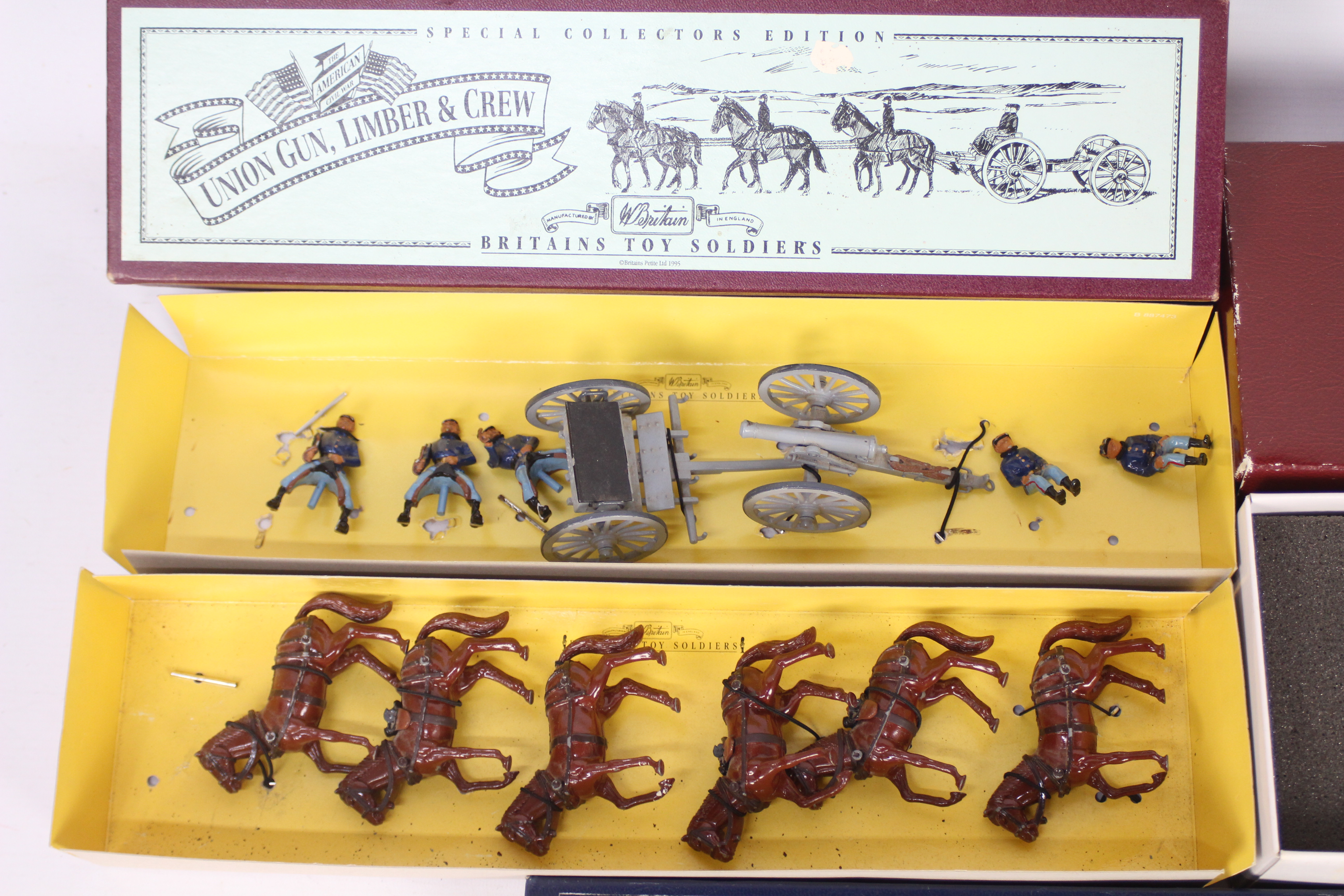 Britains - 3 x boxed sets of soldiers, 17th Light Dragoons # 17539, - Image 3 of 4