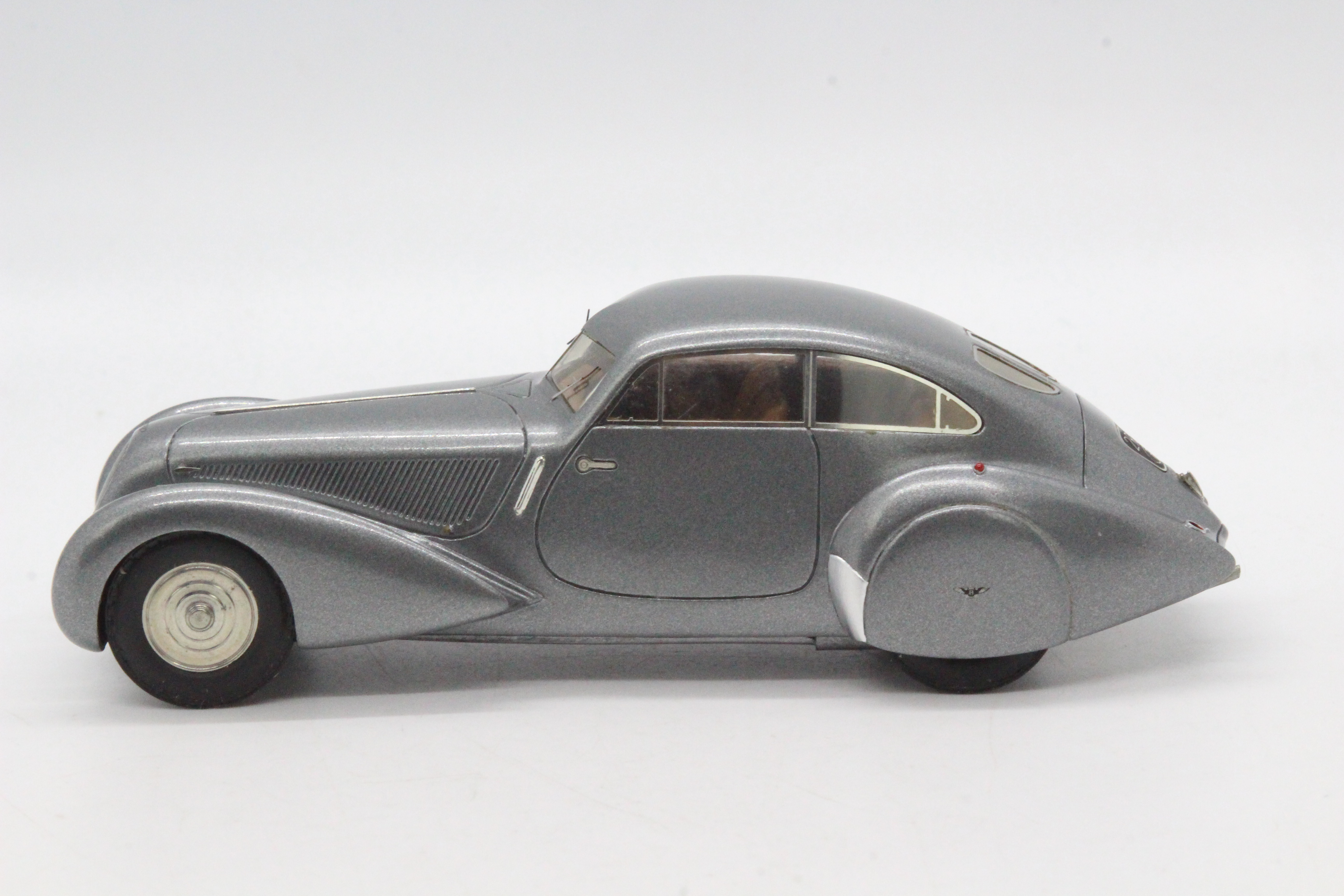 MPH Models, Tim Dyke - A boxed MPH Models #956 Bentley 'Embiricos' 1938 Road Car. - Image 2 of 9