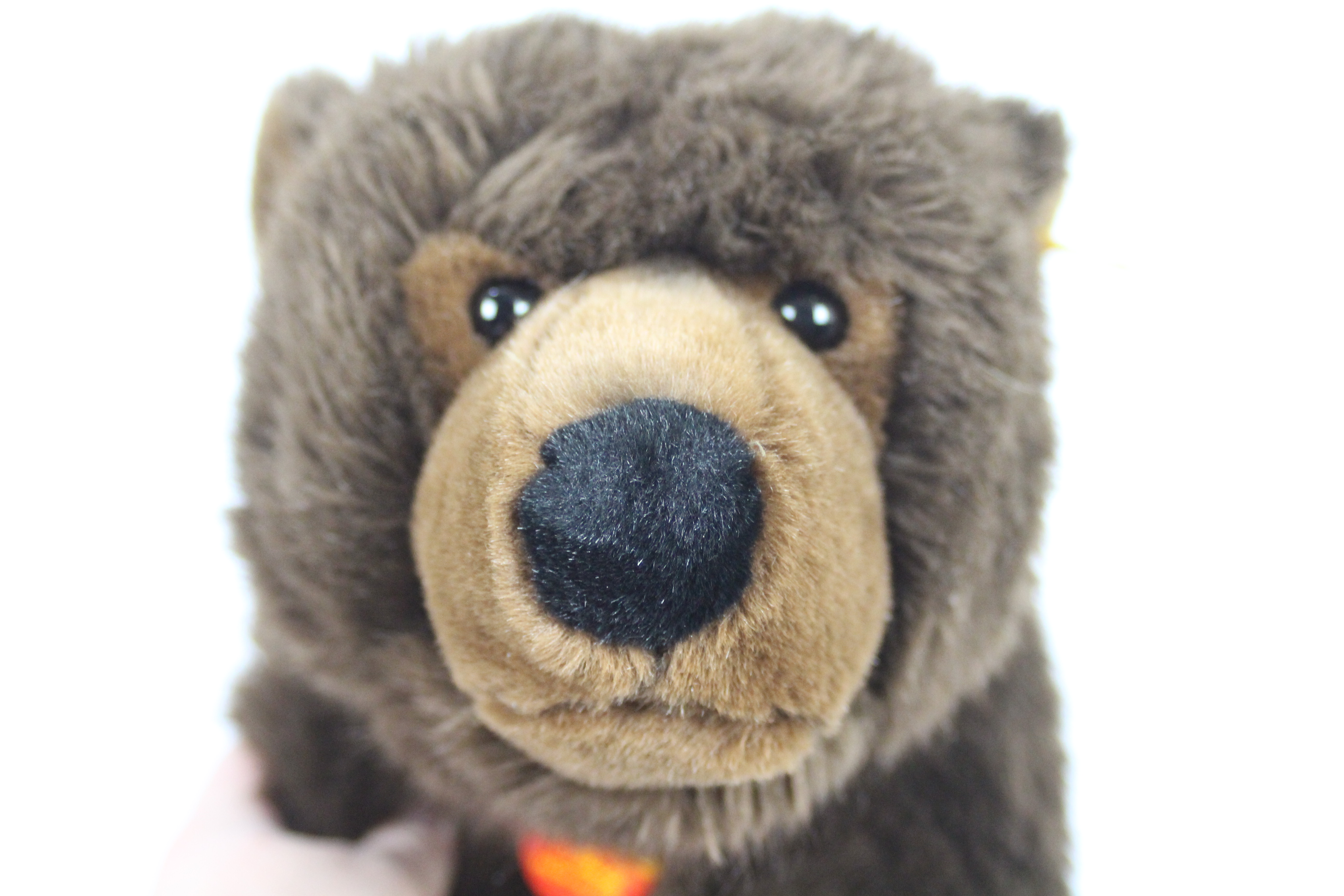 Steiff - A Steiff brown plush bear #069833. - Image 3 of 5