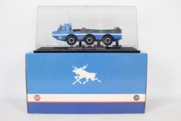 DiP Models - A boxed 1:43 scale DiP Models #249060 Zil 49061 Soyuz Astronaut Rescue Vehicle Blue