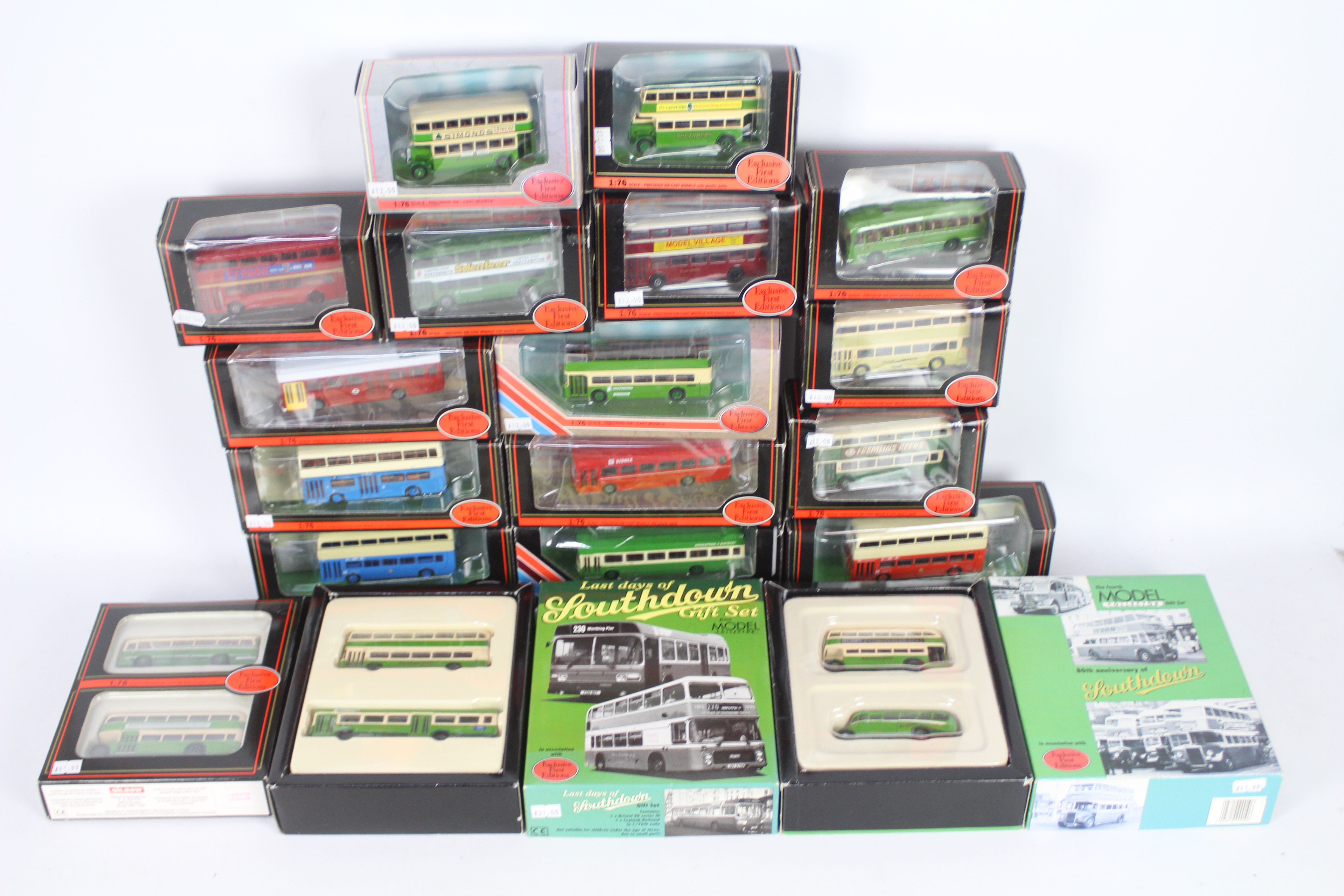 EFE - A fleet of 18 boxed diecast model buses from EFE.
