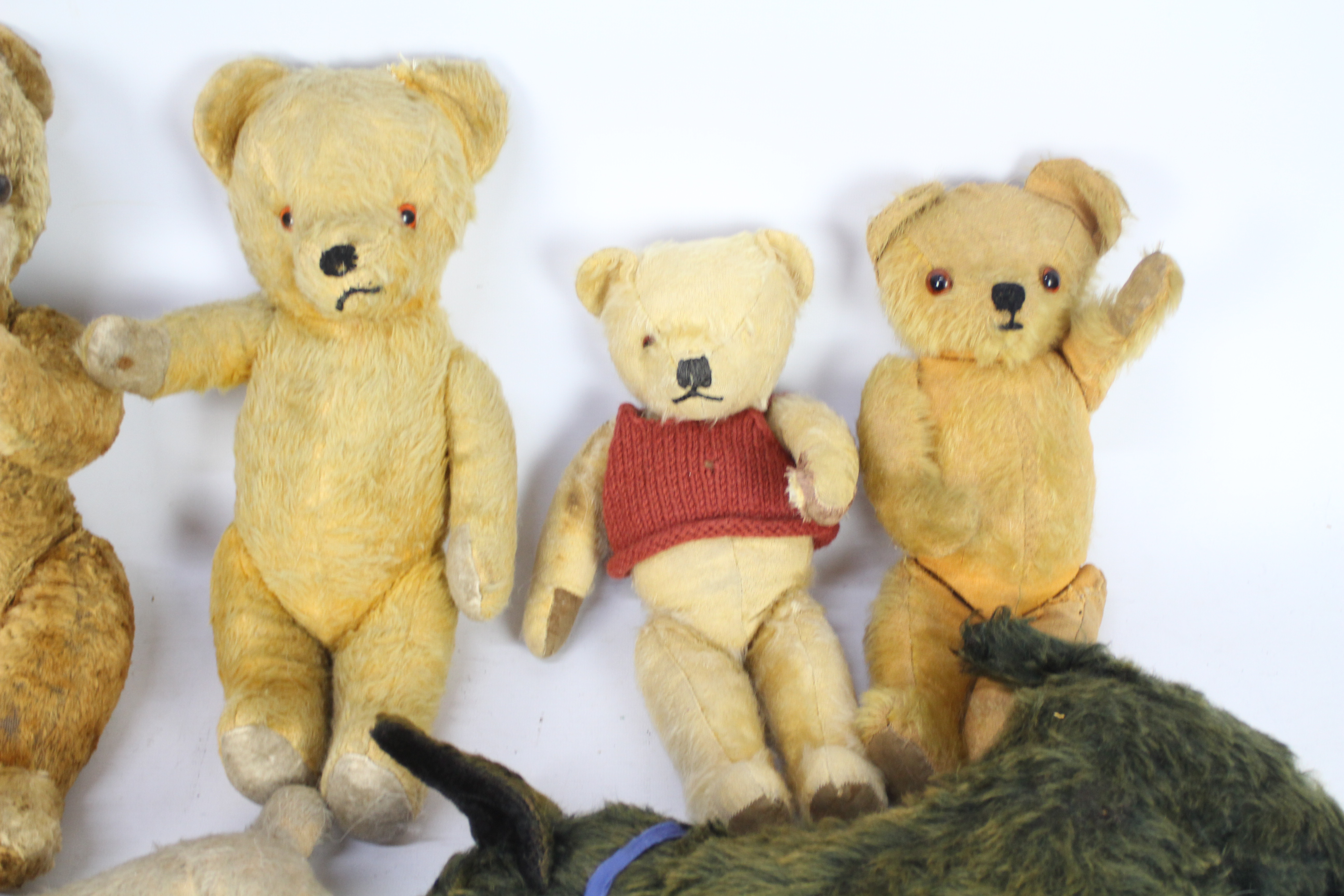 A collection of vintage unmarked teddy bears. - Image 3 of 5