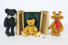 Mayfair Edition - Three small mohair bears - Lot includes a limited edition boxed 868 of 3000