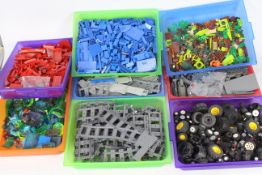 Lego - A collection of 7 x trays of loose Lego pieces including railway track and other items