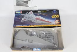 Revell - A Republic Star Destroyer #04860 model kit from 2005. 504mm long. Never mounted.