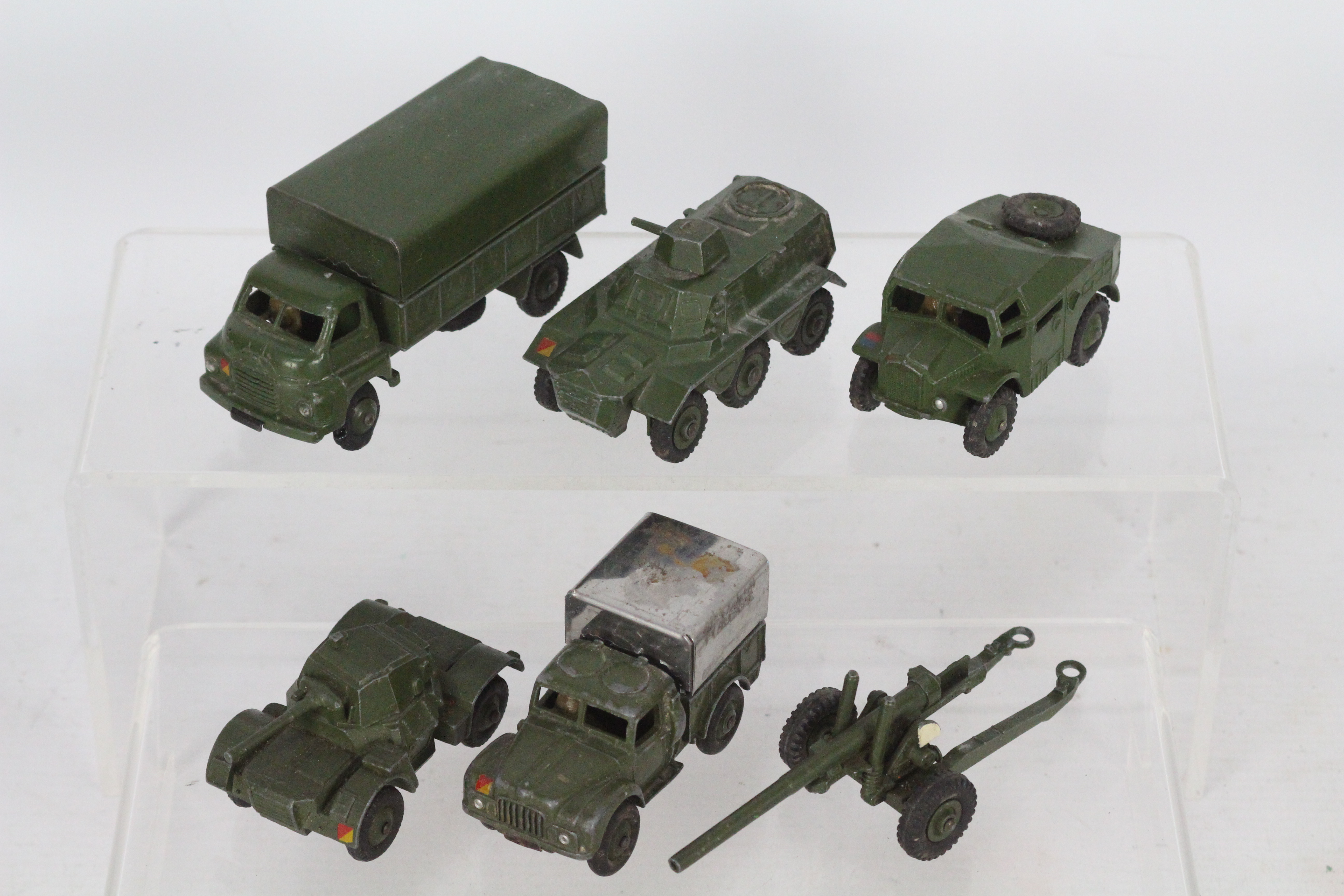 Dinky Toys Military Bundle 5 vehicles and 3 trailers. Includes #688 Field Artillery Tractor. - Image 2 of 3