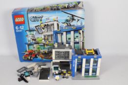 Lego - Police station #60047 Item appears to be in good condition.