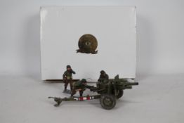 King & Country - A boxed King & Country BBA 31 'Battle of the Bulge' US 105 Field Gun.