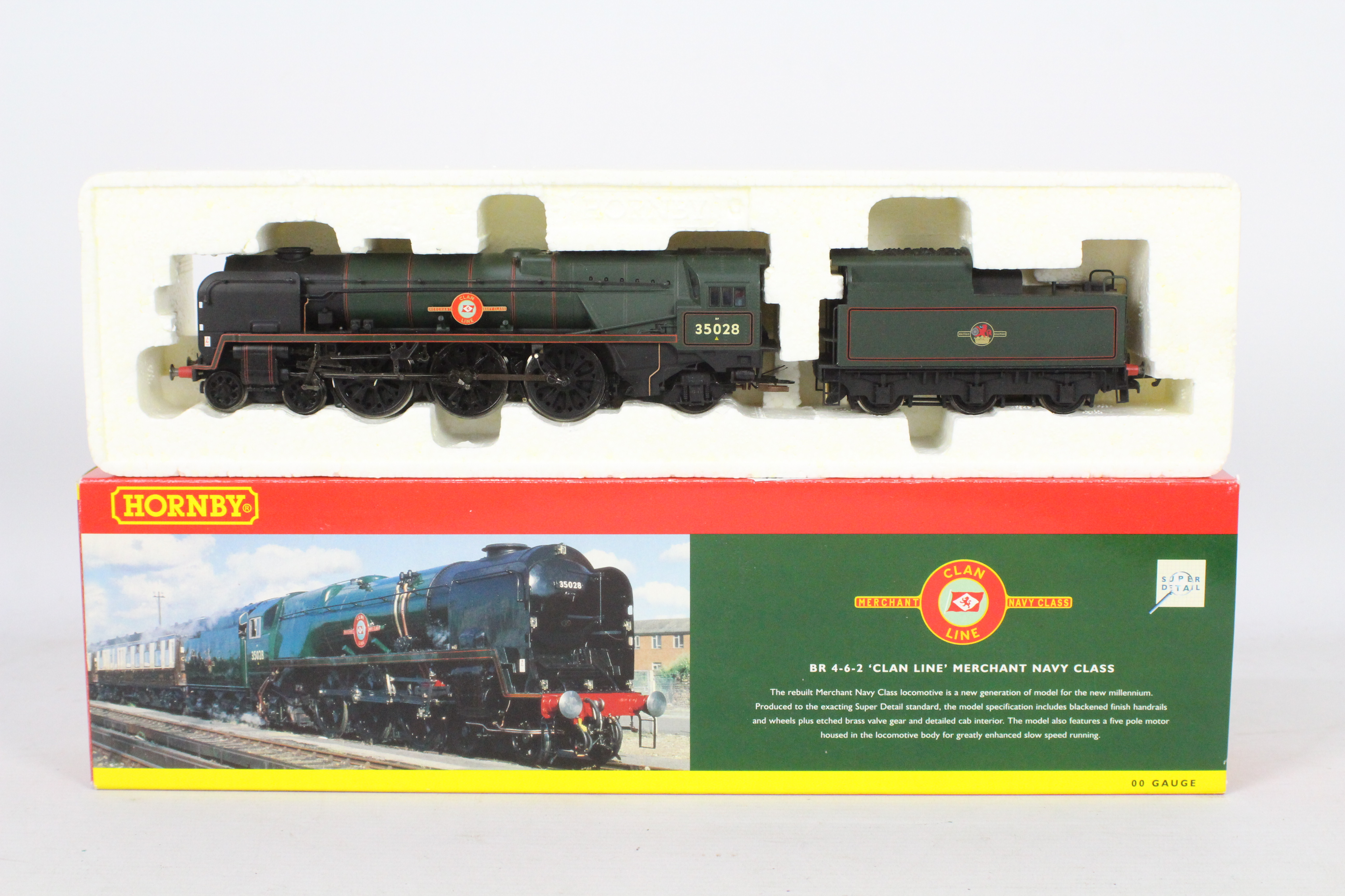 Hornby - A boxed 4-6-2 00 gauge steam locomotive #35028 The model appears to be in good condition,