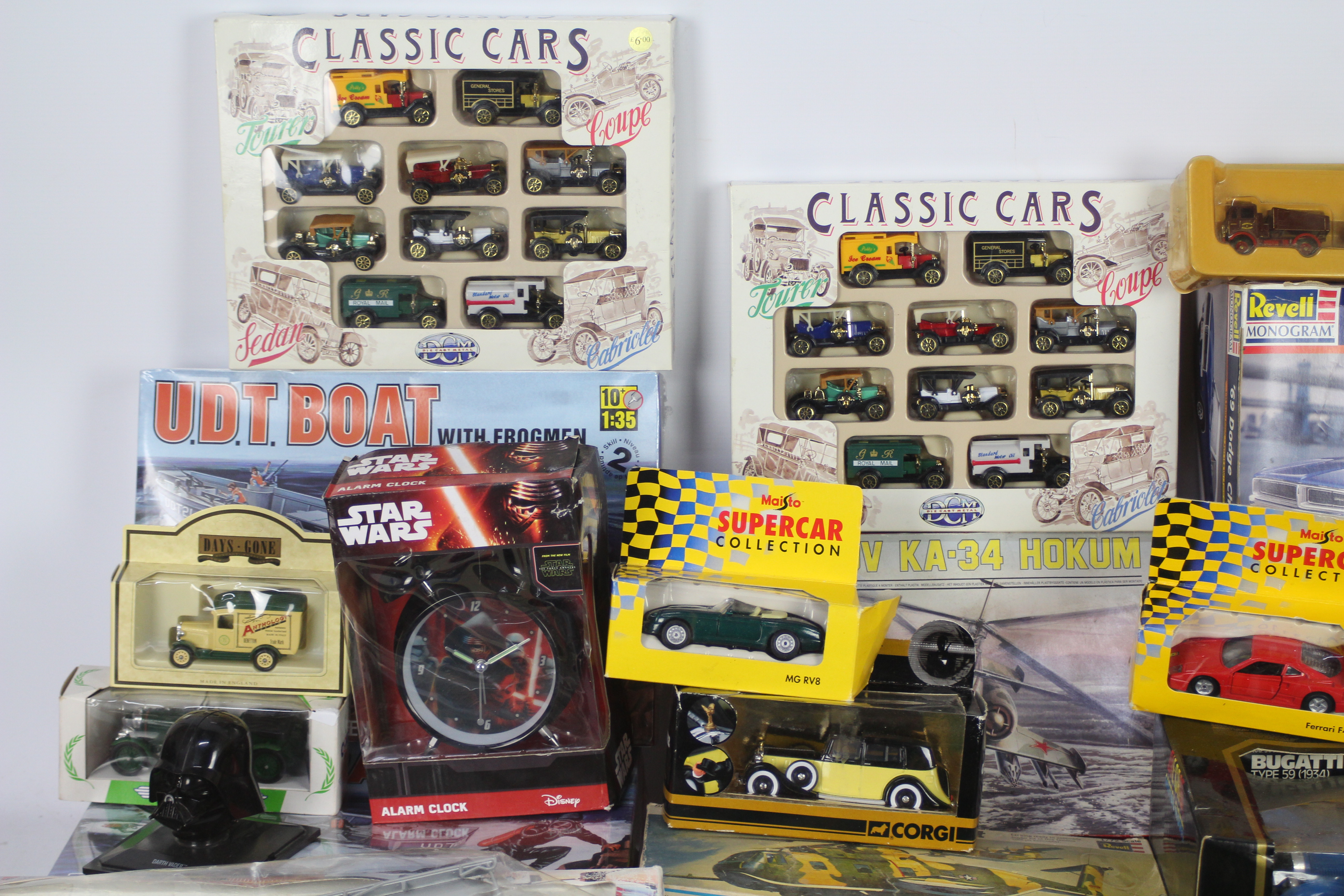 Joal, Lledo, Corgi, Bburago, AMT, Others - A mixed collection of boxed diecast in various scales, - Image 2 of 6