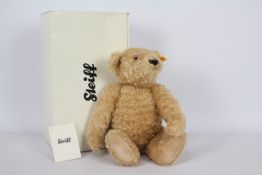 Steiff - A boxed Steiff soft plush teddy bear #605260.