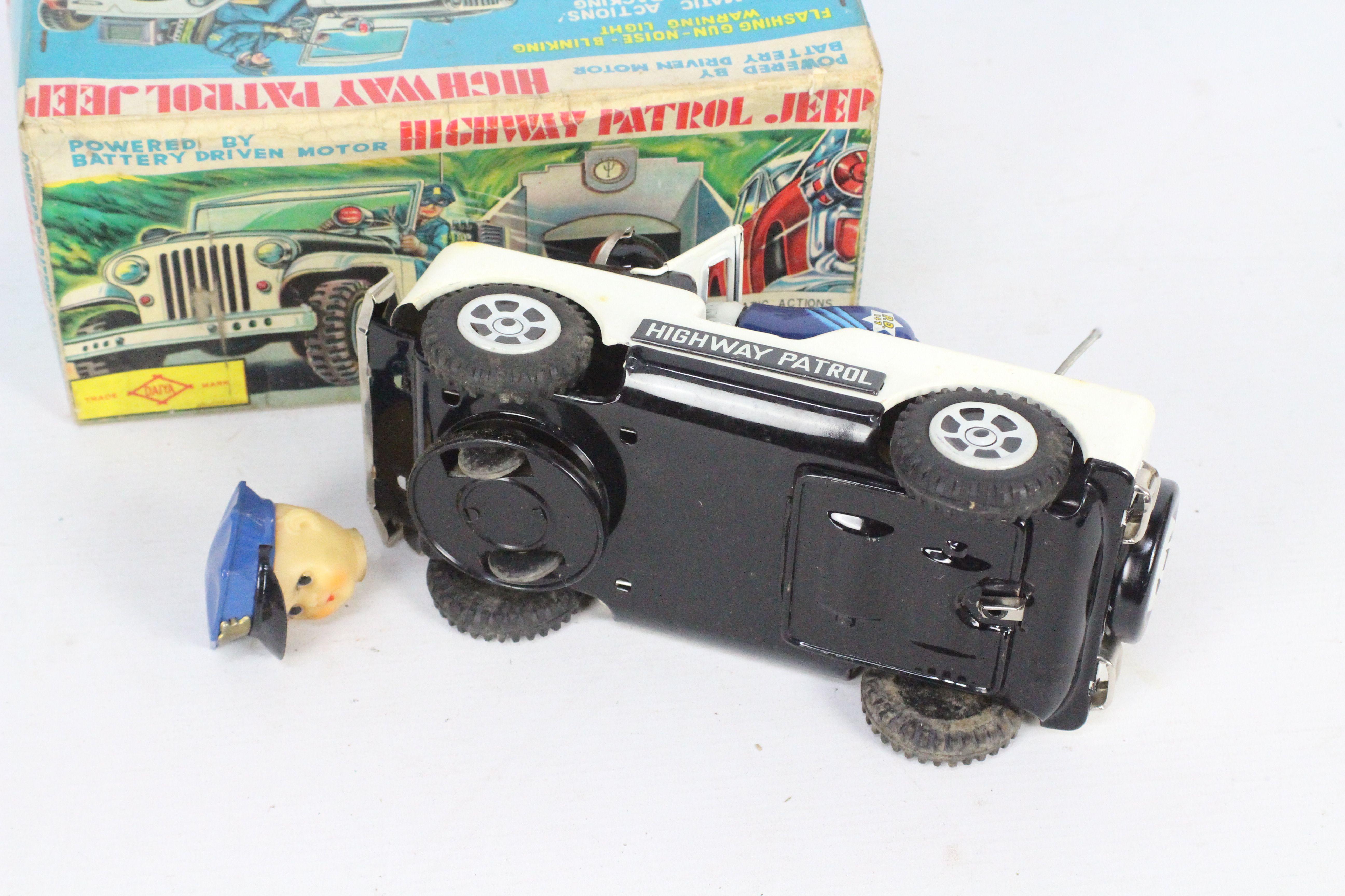 Daiya - A boxed vintage Japanese battery powered Highway Patrol Jeep made by Daiya. - Image 4 of 4