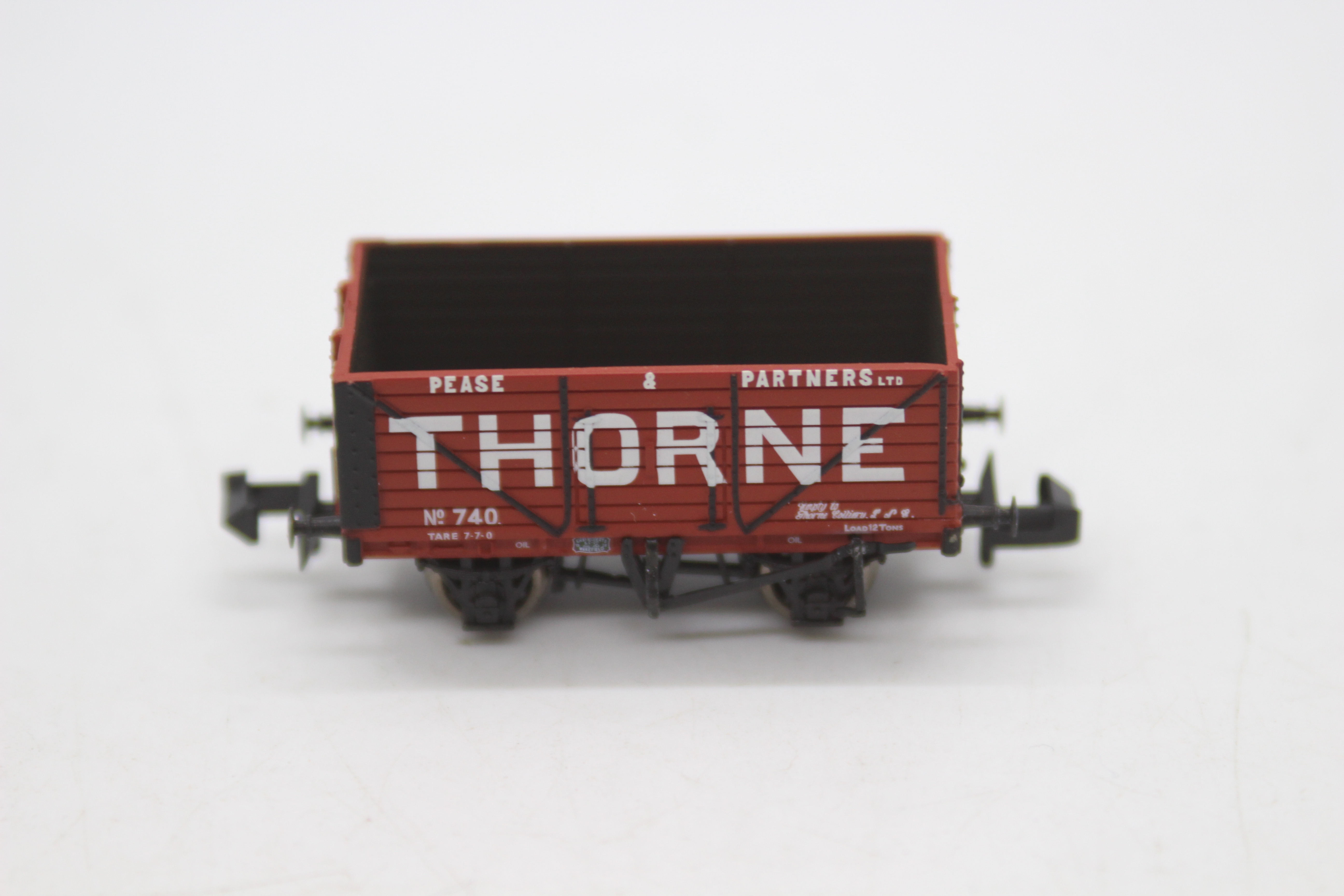 Graham Farish - 7 x boxed N gauge 8 plank end door wagons in Pease & Partners of Thorne livery # - Image 2 of 2