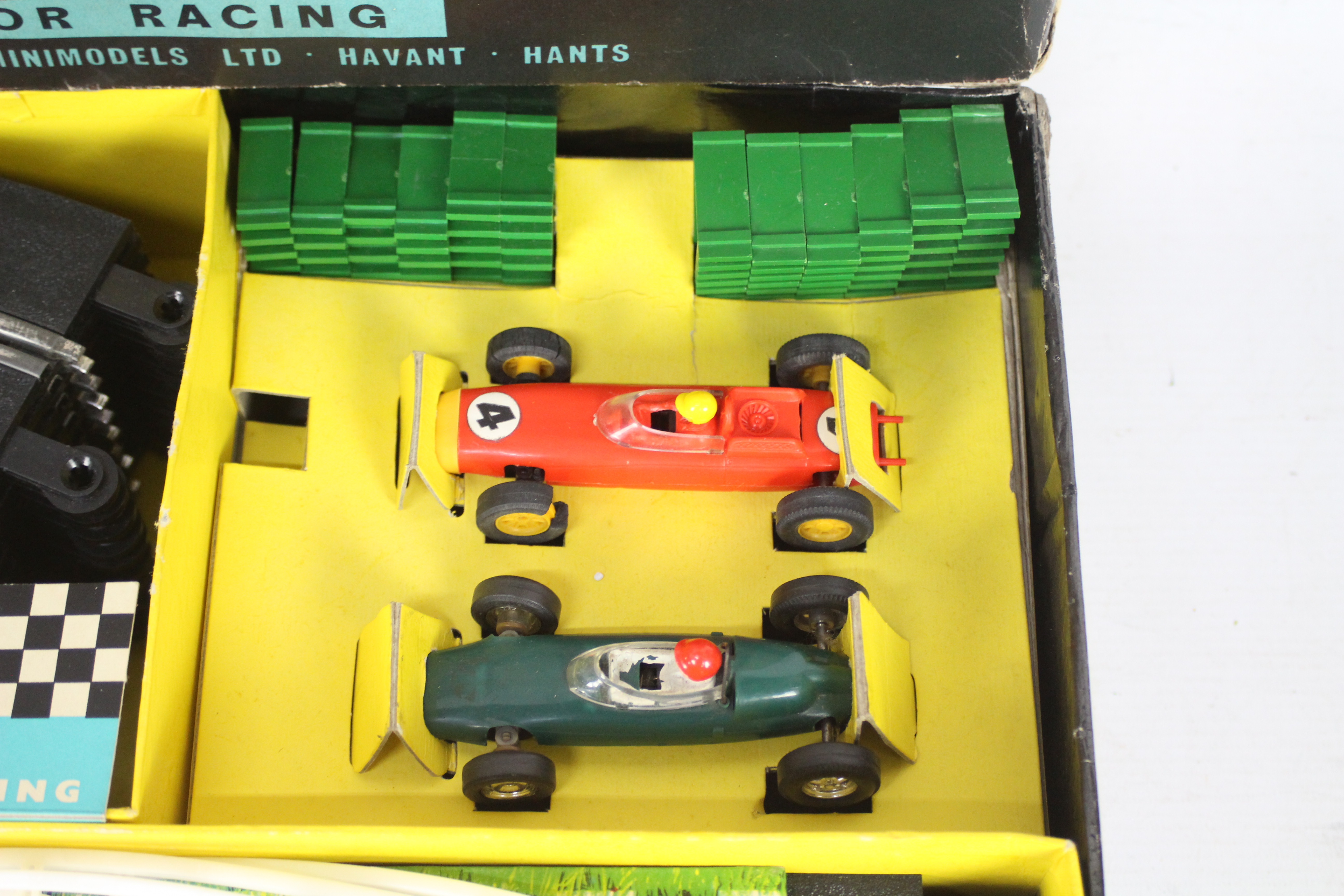 Scalextric - A boxed vintage Scalextric #50 Set. - Image 4 of 9