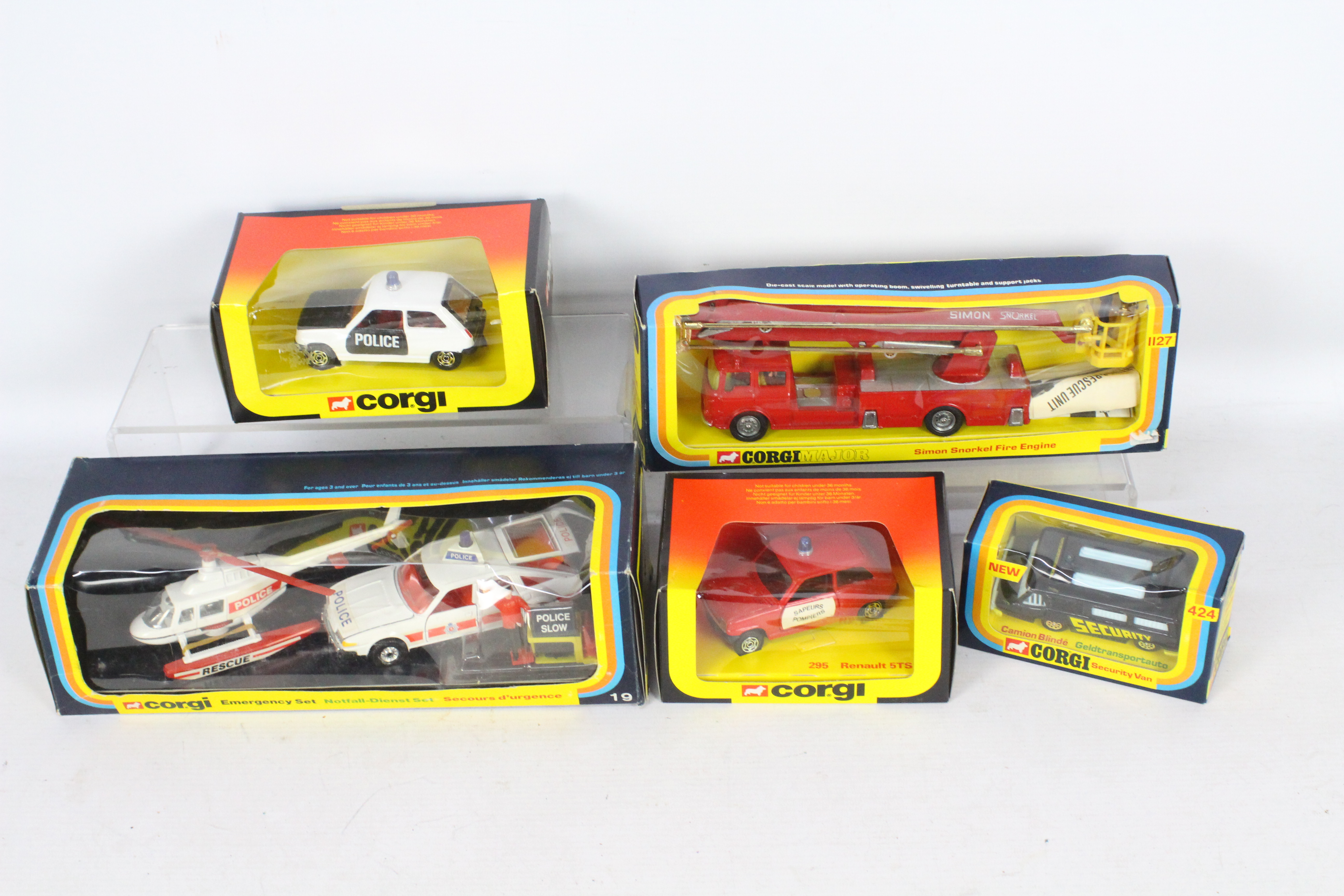 Corgi - Five boxed diecast model vehicles from Corgi.