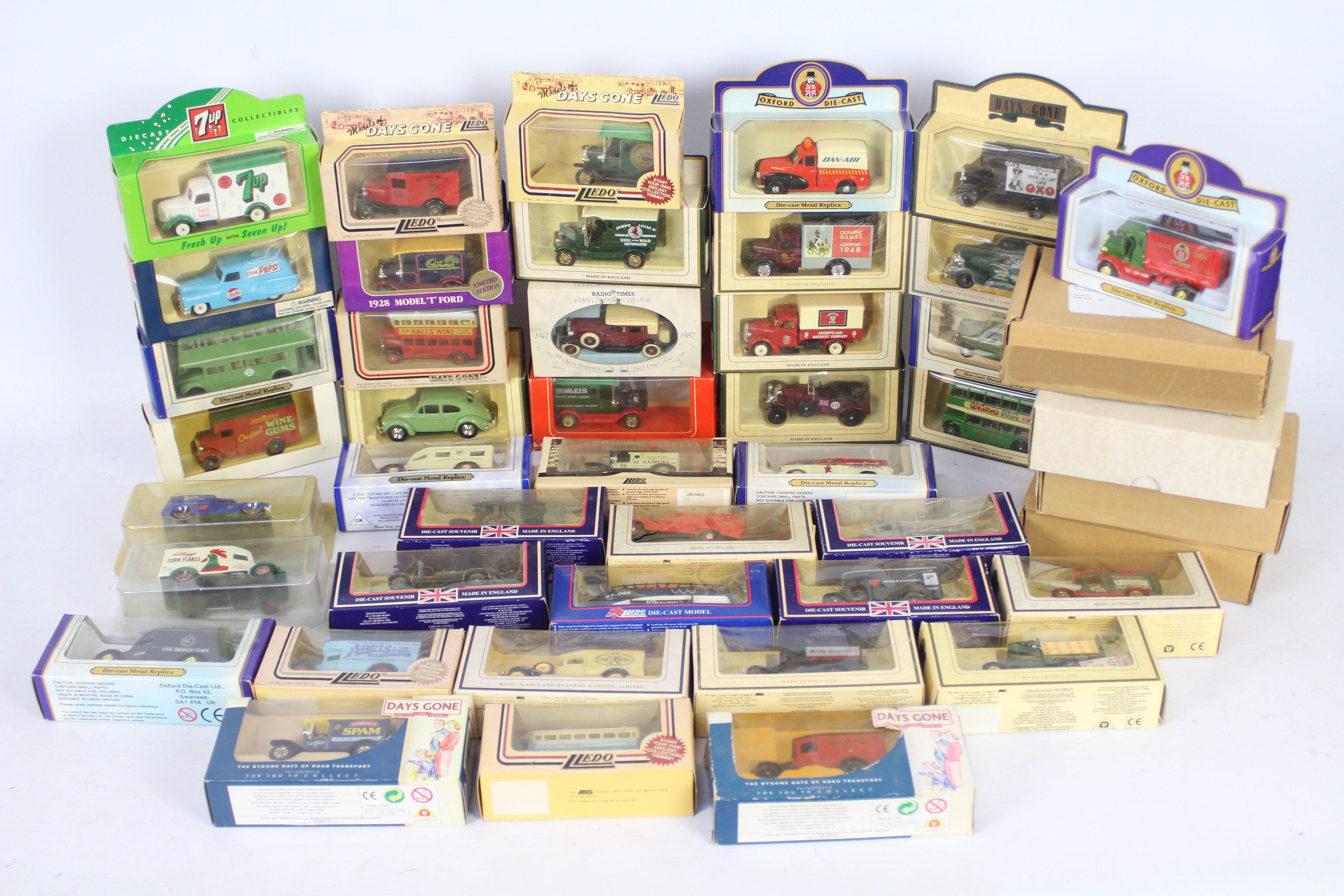 Lledo - Oxford - A collection of 45 x boxed vehicles including Bristol Lodekka Bus,