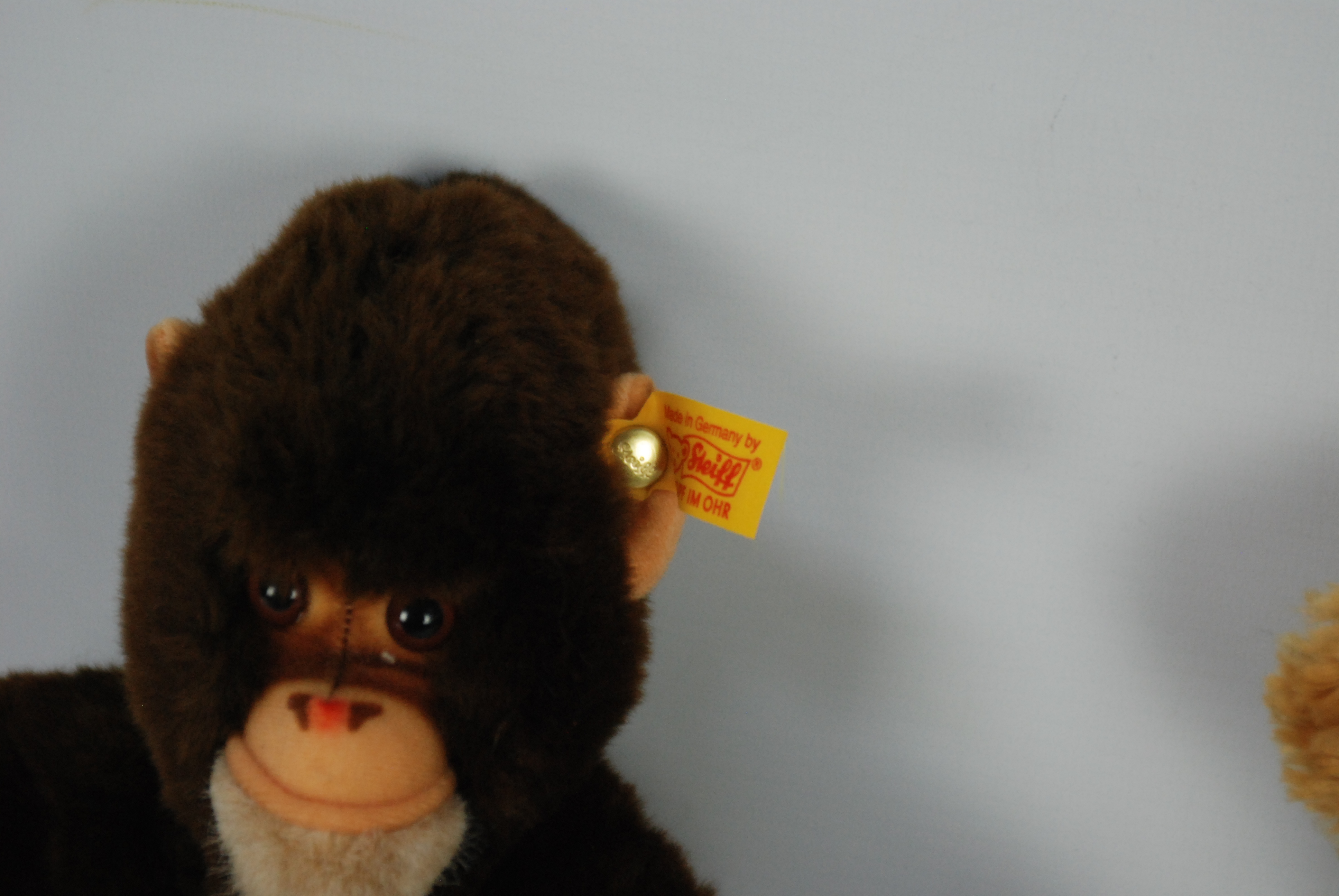 Steiff - Two Steiff bears - Lot includes a 'Jocko' monkey with yellow tag on its ear. - Image 6 of 6