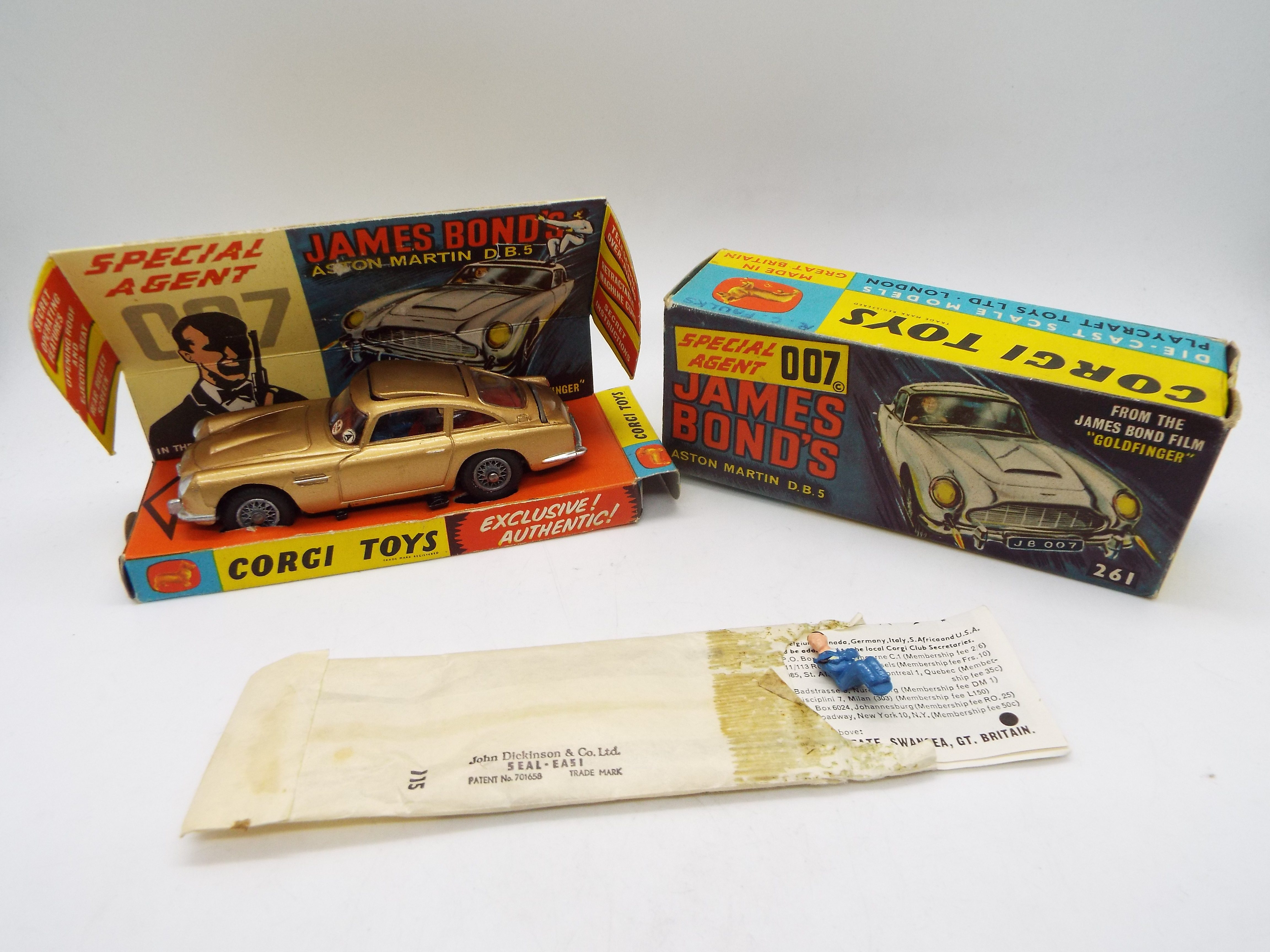 Corgi - A boxed James Bond Aston Martin DB5 # 261.