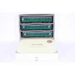 Ace Trains - A boxed set of three O gauge BR Mark 1 coaches in green. # C13 set A.