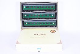 Ace Trains - A boxed set of three O gauge BR Mark 1 coaches in green. # C13 set A.