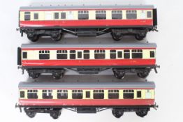 Ace Trains - 3 x unboxed red and cream O gauge coaches in Good condition overall still with their