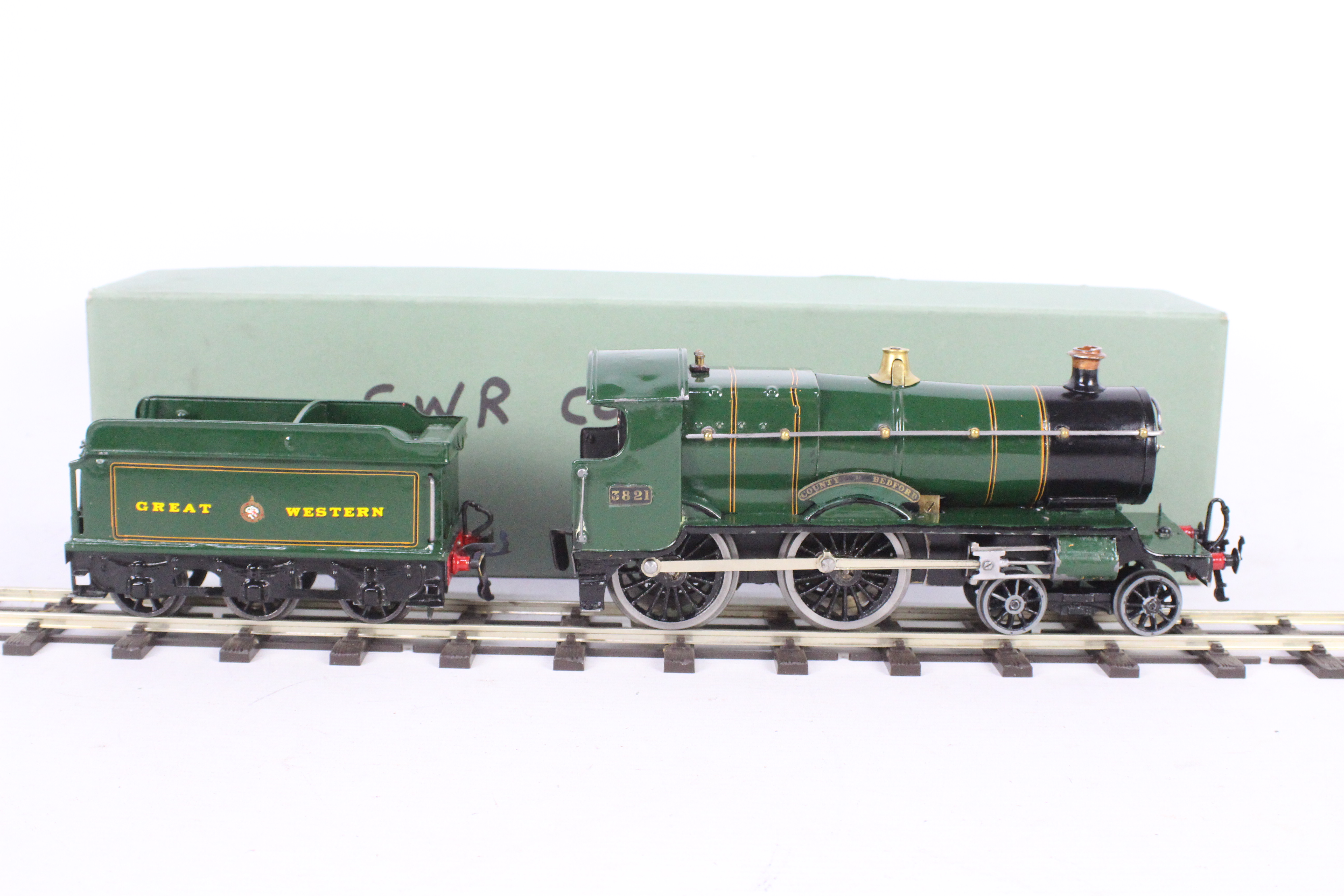 Hornby - An O gauge electric 4-4-0 steam loco the County Of Bedford.