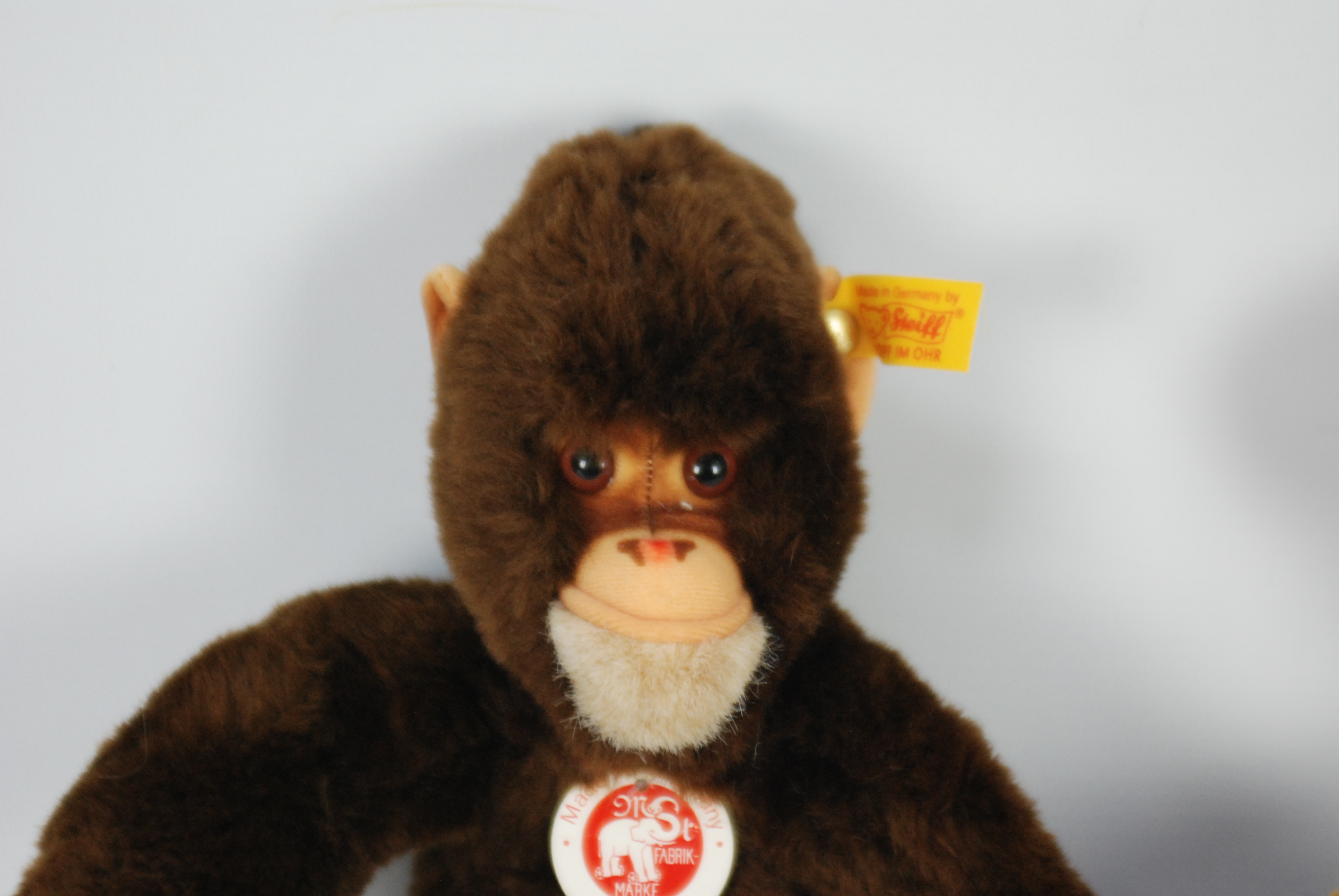 Steiff - Two Steiff bears - Lot includes a 'Jocko' monkey with yellow tag on its ear. - Image 3 of 6