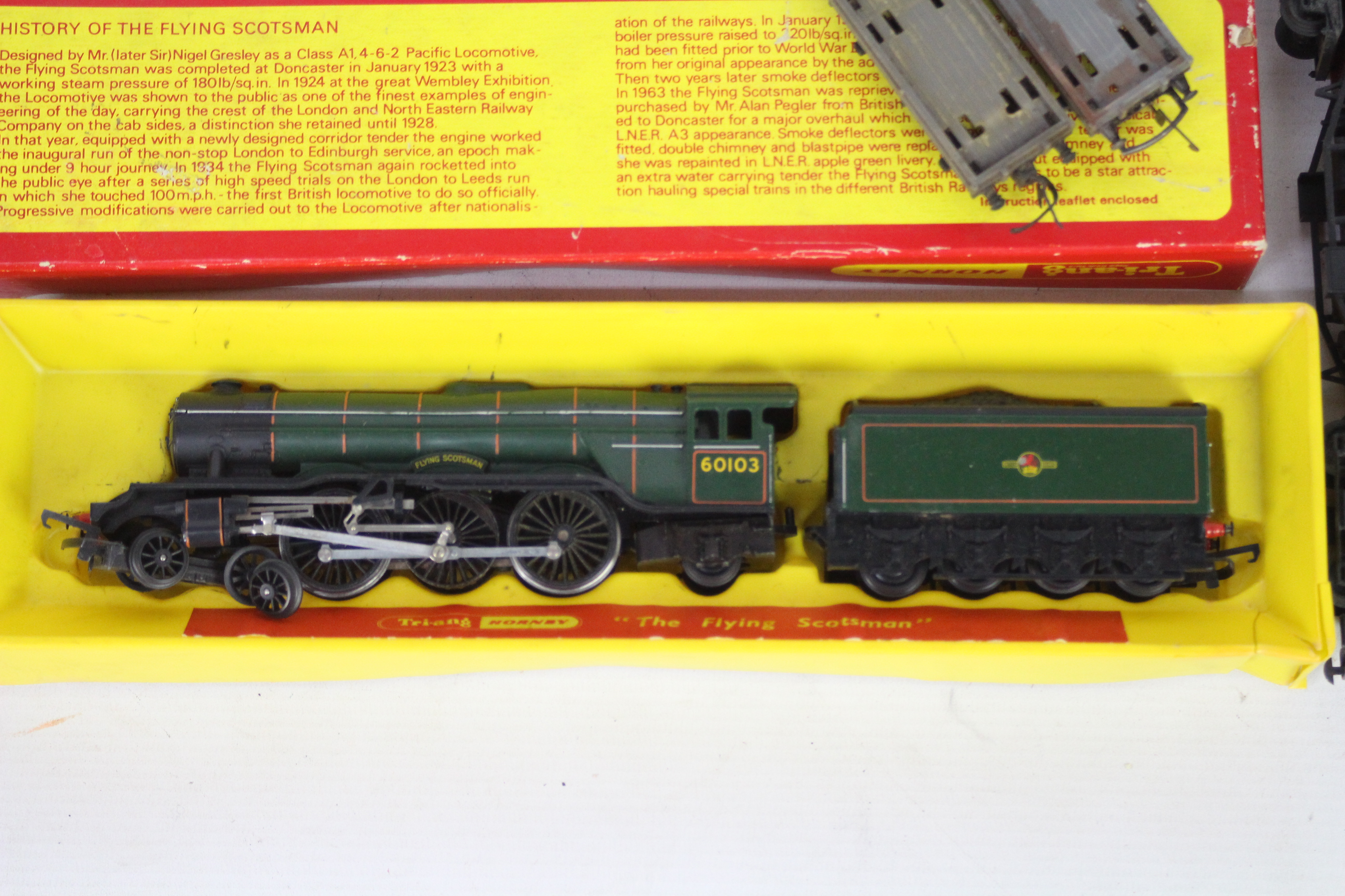 Tri-ang - Hornby - A collection of OO gauge railway items including locos, - Image 3 of 4