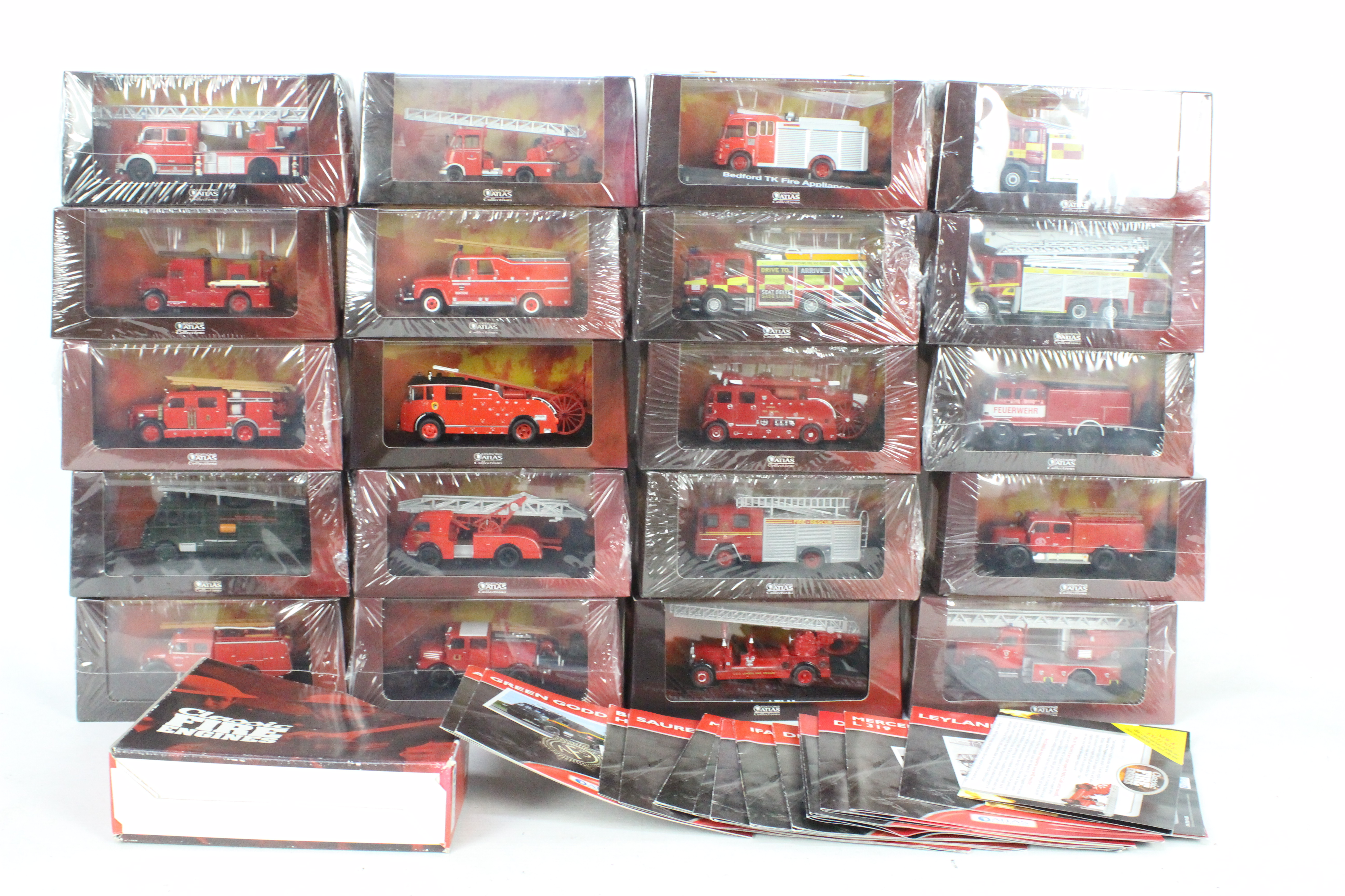 Atlas Editions - A brigade of 20 diecast model Fire Appliances from the Atlas Editions 'Classic - Image 2 of 4