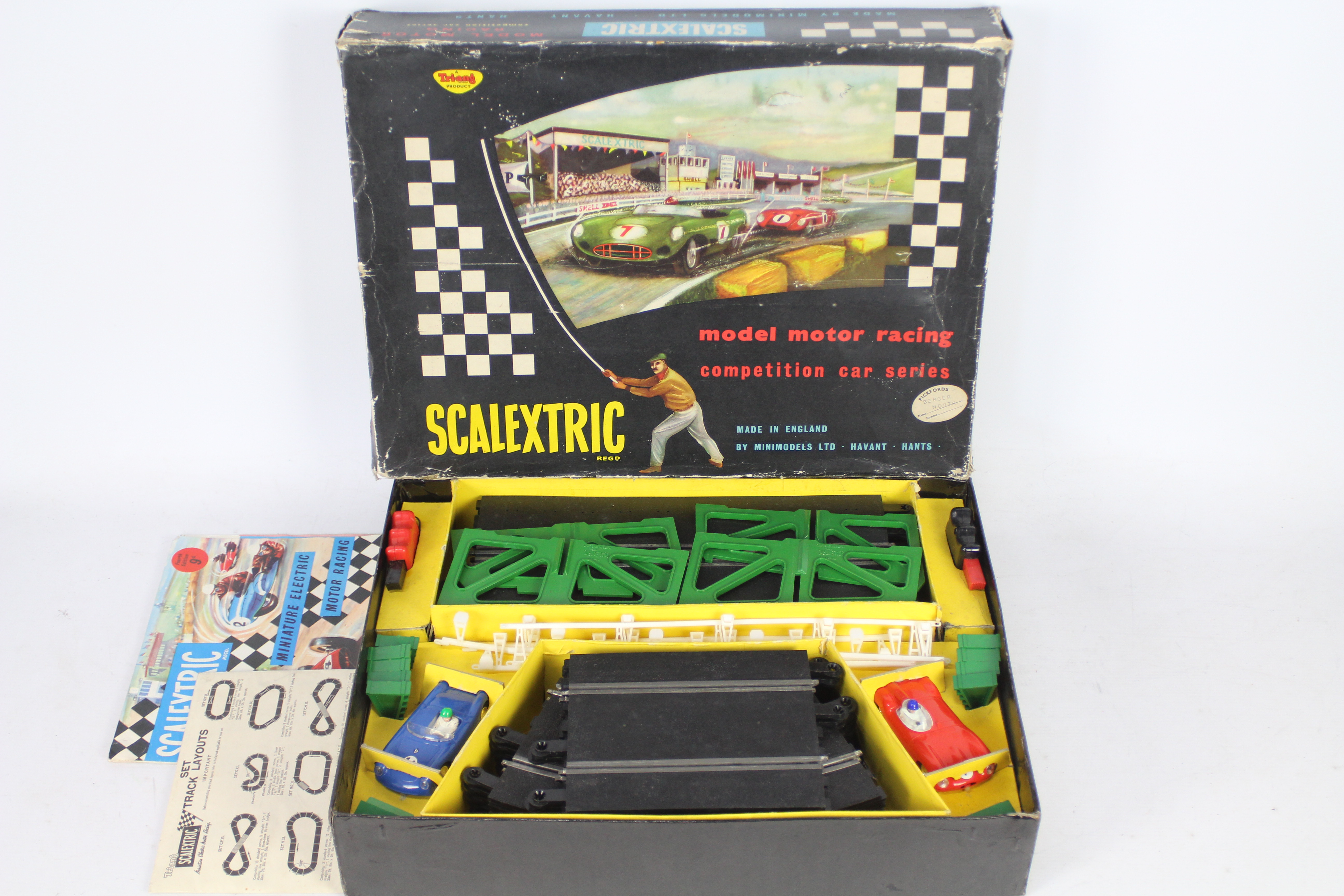 Scalextric - A boxed vintage Scalextric CM33 Competition Car Series Set.