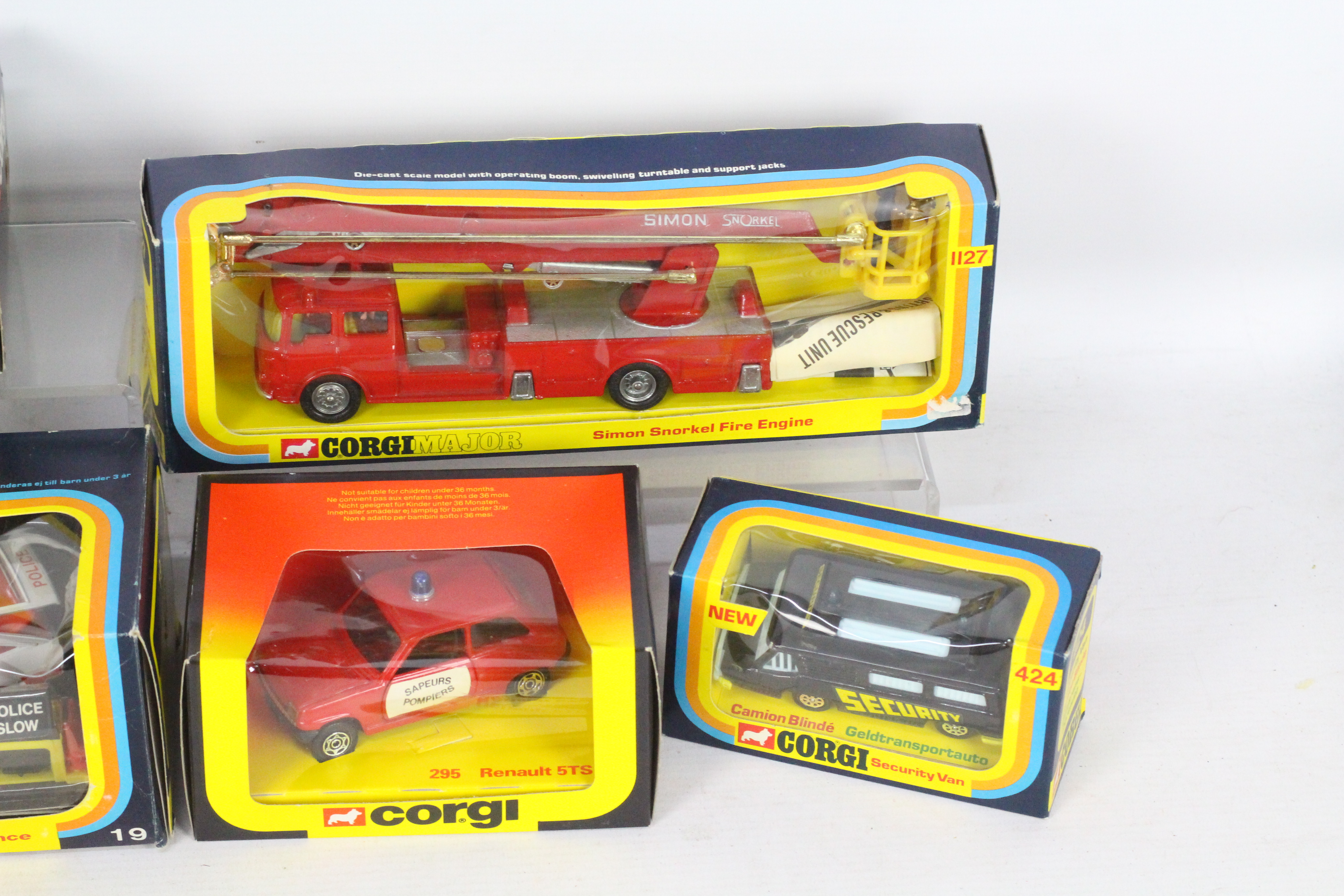 Corgi - Five boxed diecast model vehicles from Corgi. - Image 3 of 3