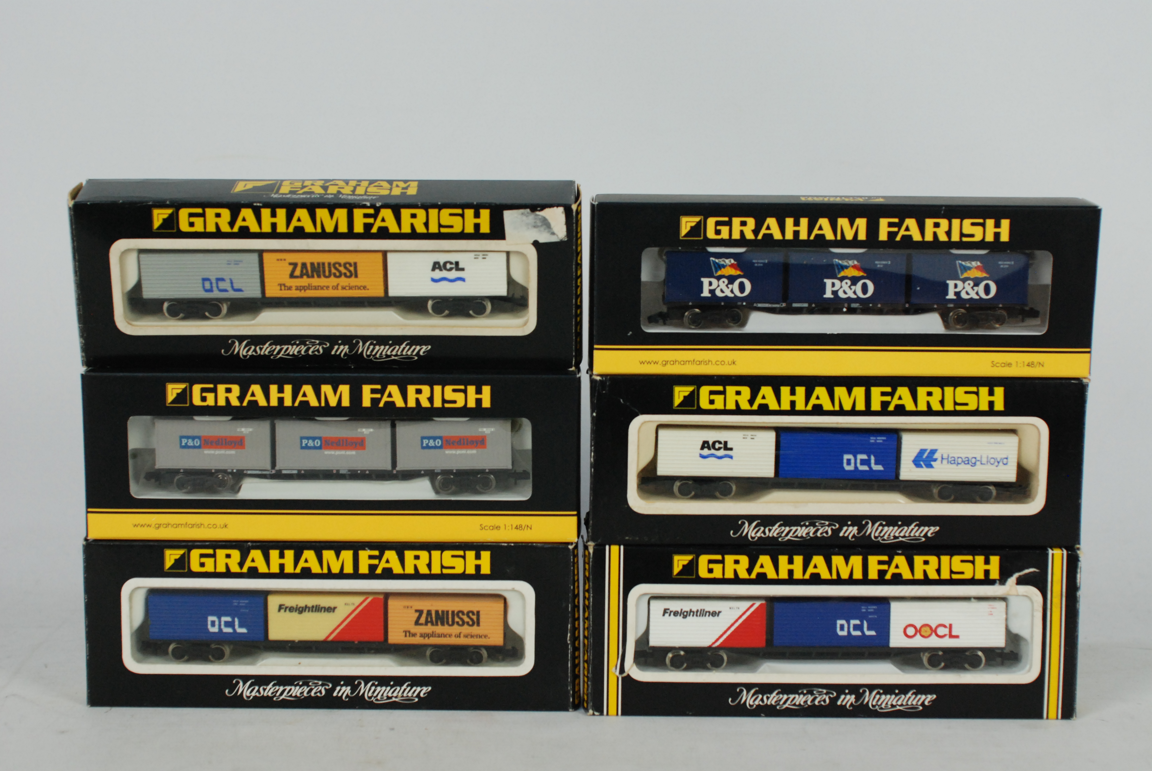 Graham Farish - Bachmann - 6 x boxed N gauge 63 foot wagons with three 20 foot containers