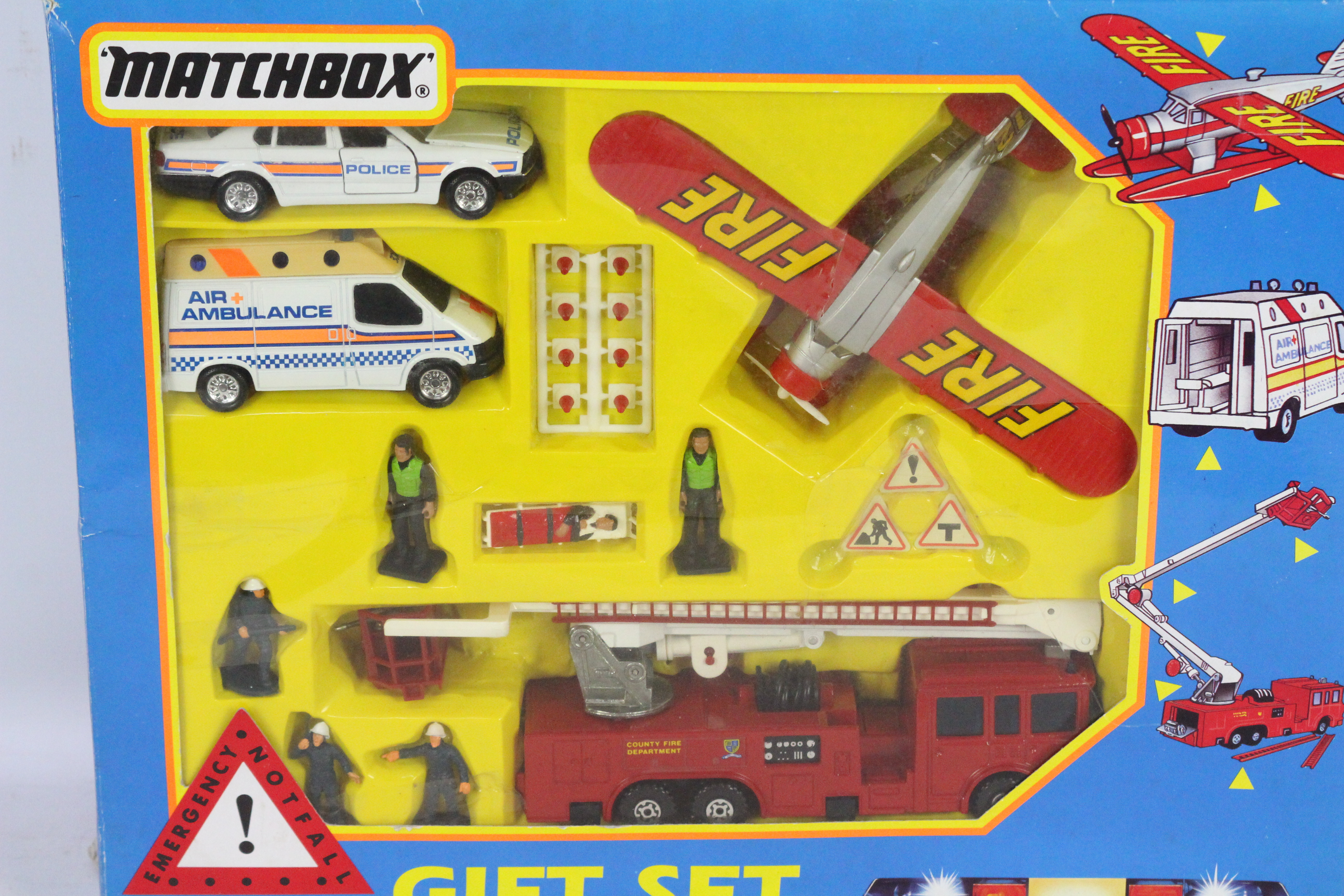 Matchbox Superkings - A boxed Matchbox Superkings EM-50 Emergency Gift Set. - Image 2 of 3