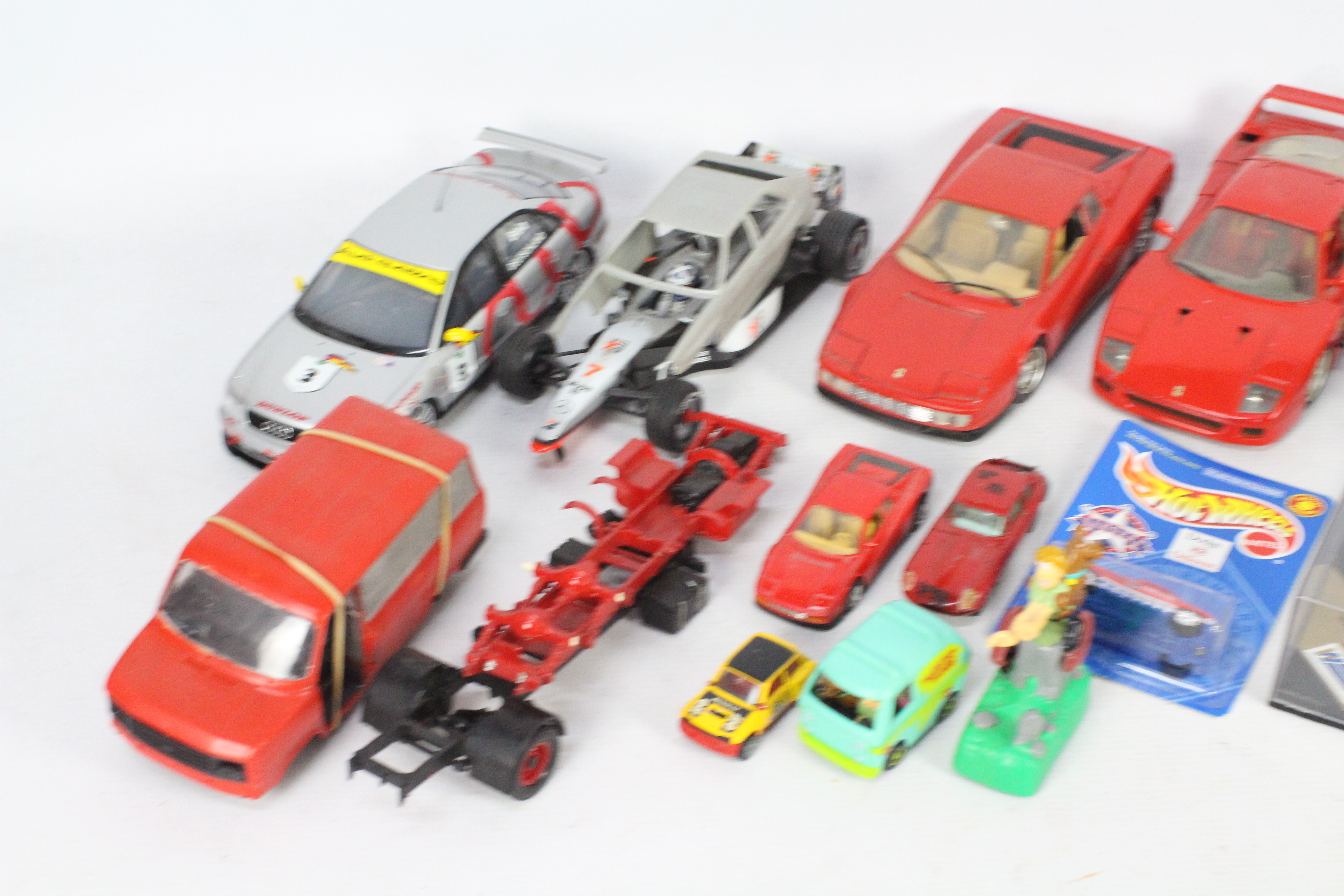 Bburago - UT - Hot Wheels - A collection of vehicles in various scales including 1:18 Audi A4 - Image 2 of 3