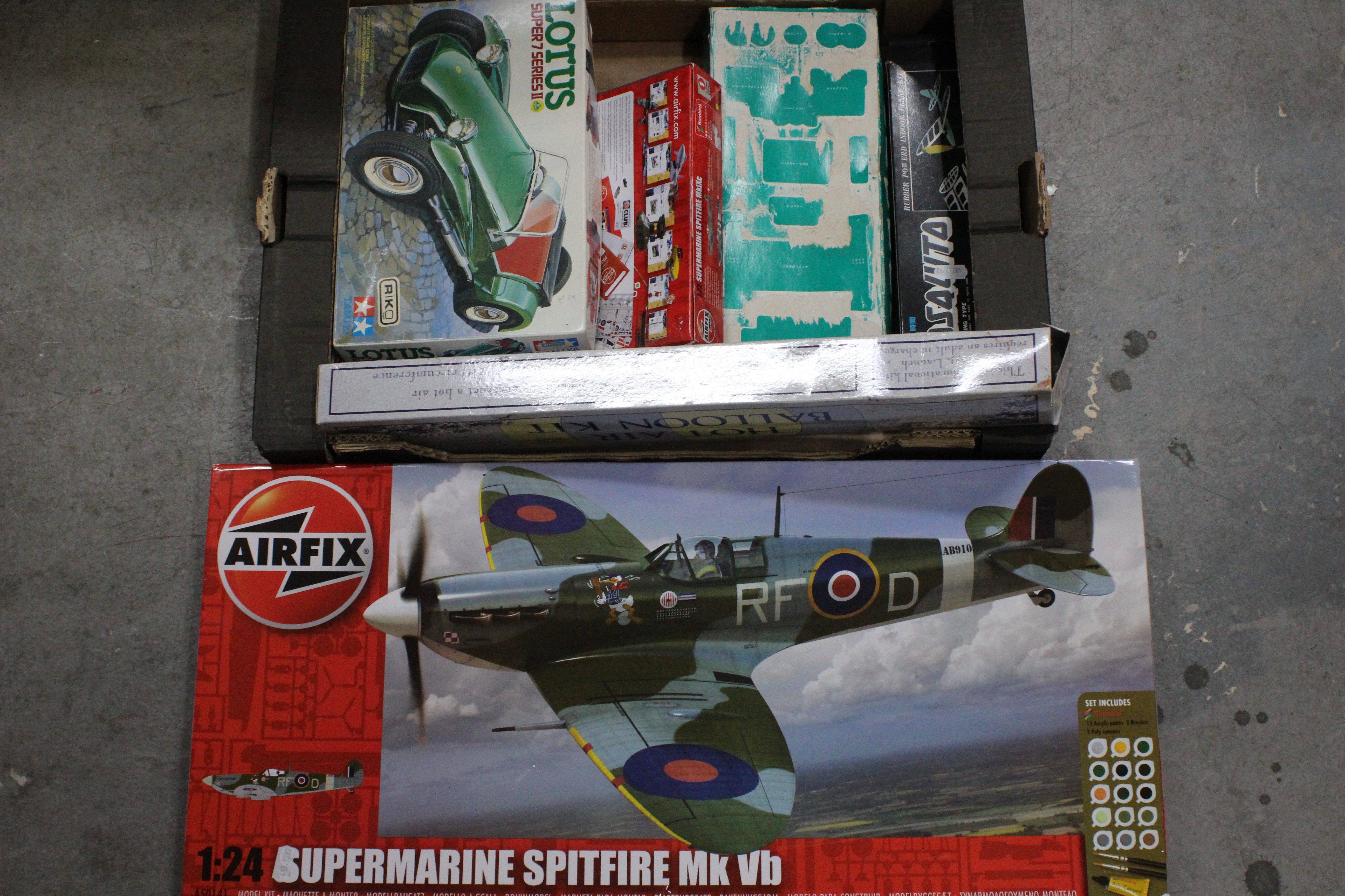 Airfix, Tamiya, Others - A collection of model kits and accessories.