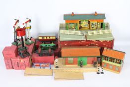Hornby - A collection of O gauge items including a boxed Windsor Station, an unboxed Goods Depot,