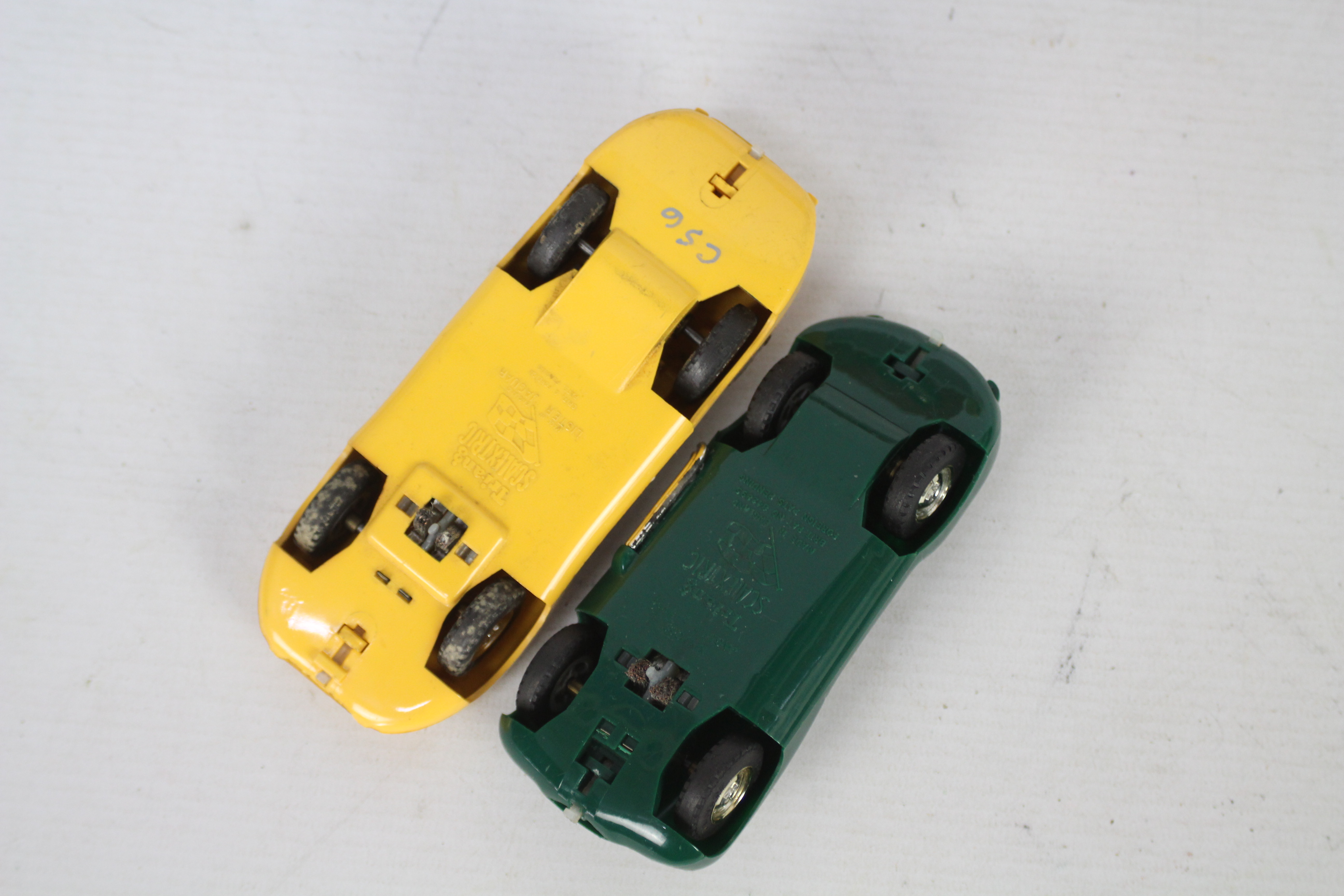 Scalextric - A pride of five unboxed vintage Scalextric racing Jaguar slot cars. - Image 4 of 5