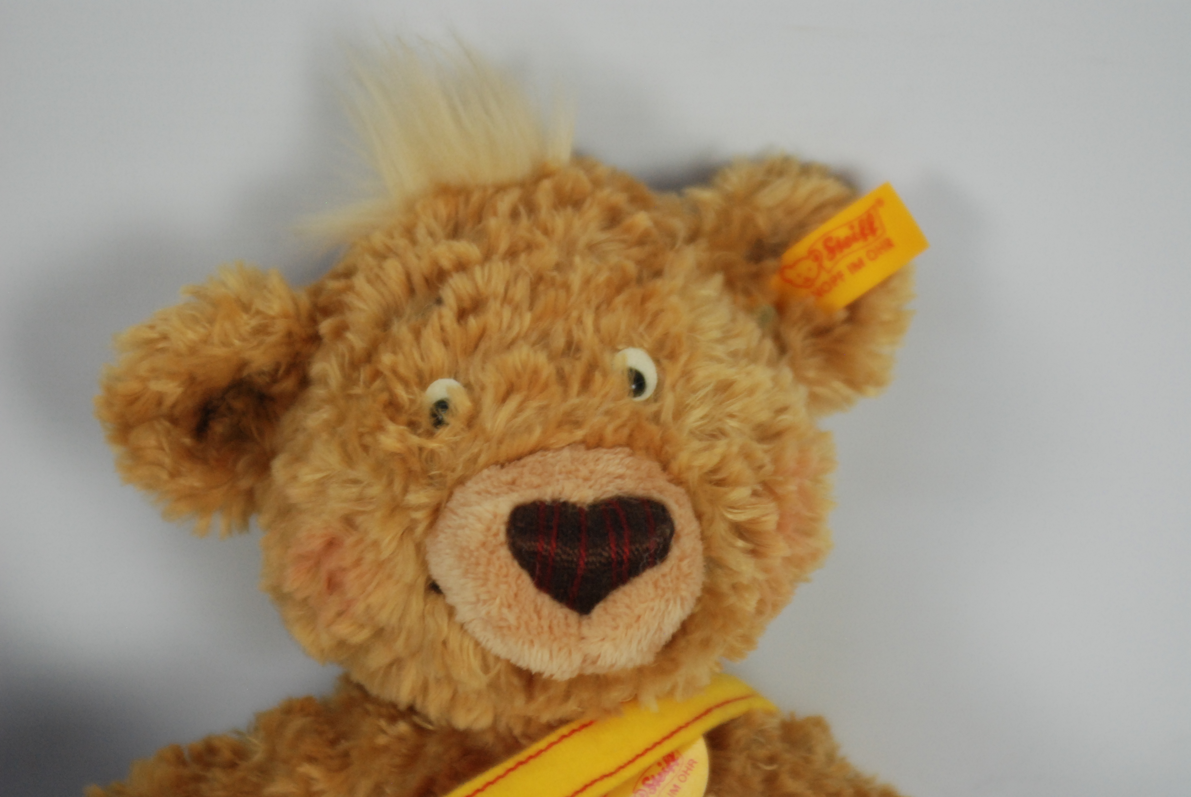 Steiff - Two Steiff bears - Lot includes a 'Jocko' monkey with yellow tag on its ear. - Image 4 of 6