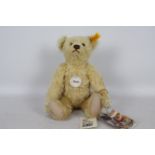 Steiff - A Steiff Classic mohair teddy from 2003,