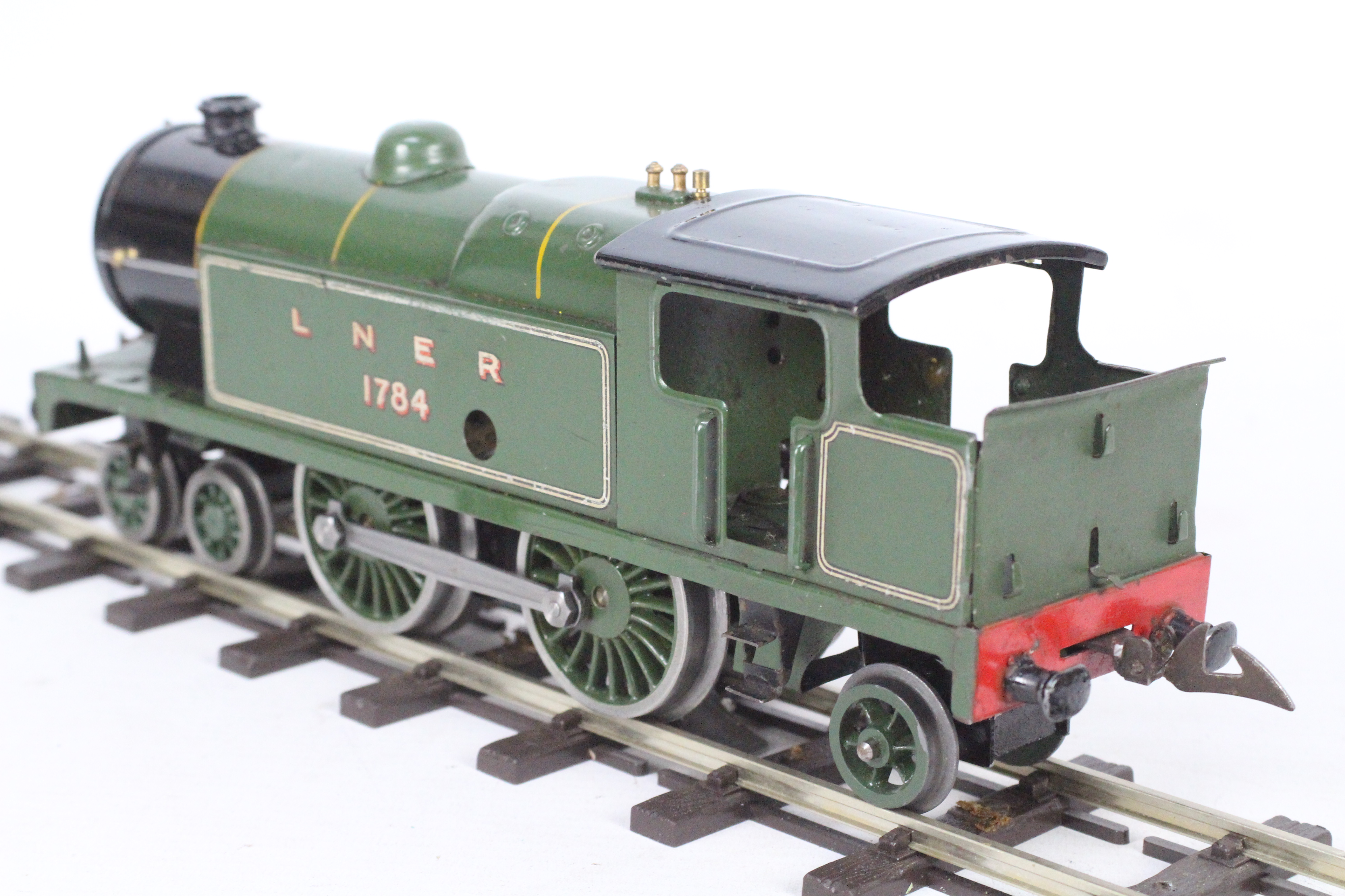 Hornby - A 1930s O gauge 4-4-2 tank engine in LNER green livery operating number 1784. # No.2. - Image 4 of 5
