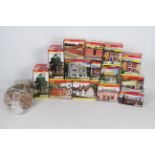 Hornby - Skaledale - 14 x boxed buildings and trackside accessories including Main Terminus