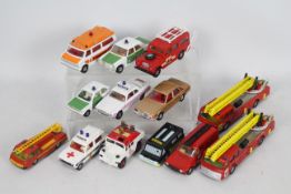 Corgi - An unboxed group of 13 Corgi diecast Emergency themed model vehicles in various scales.