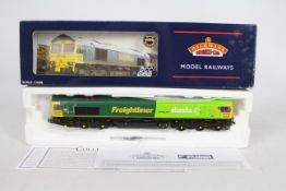 Bachmann - A boxed OO gauge Class 66 Diesel loco in Freightliner Shanks livery operating number