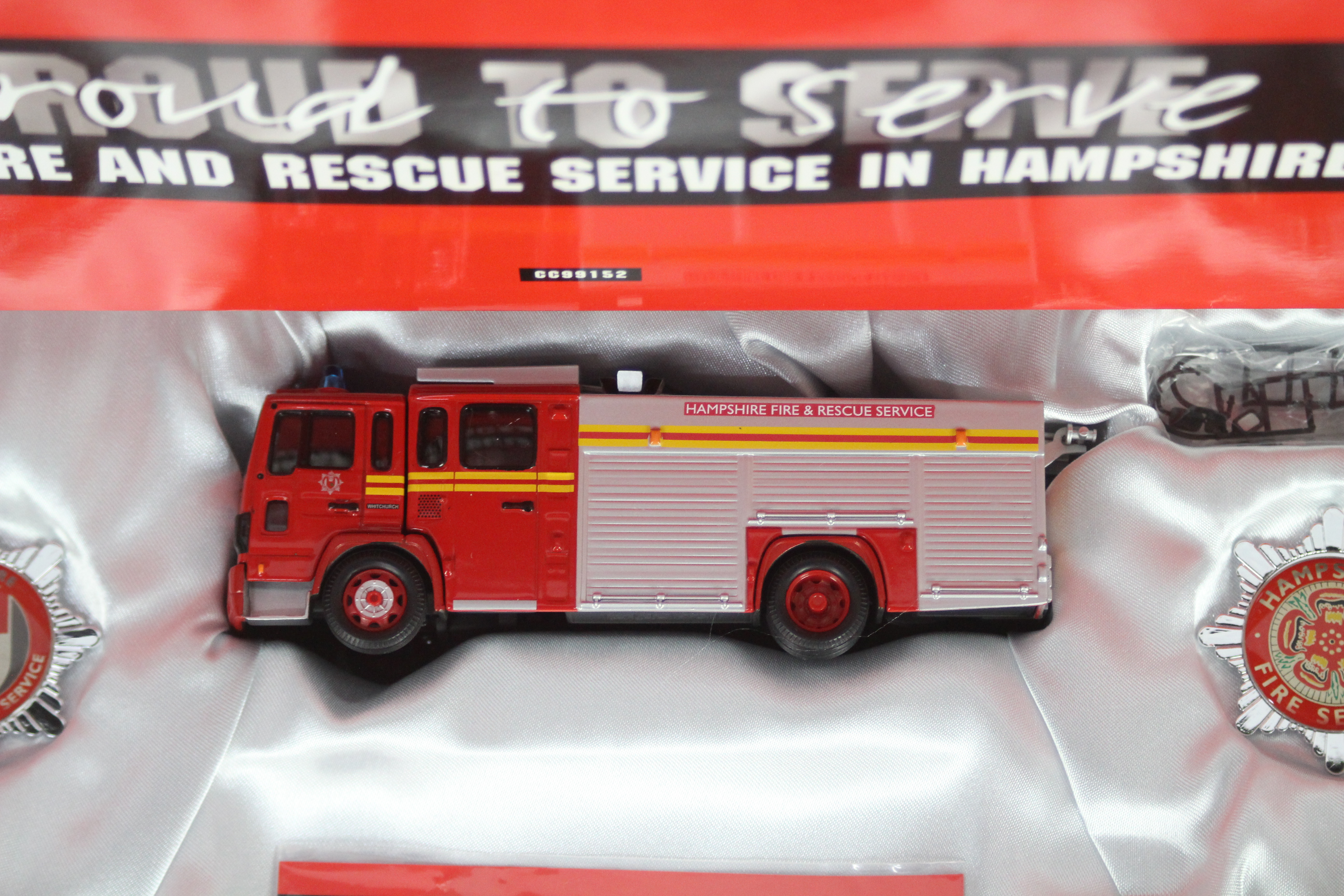 Corgi - A boxed Corgi CC99152 'Proud To Serve - The Fire & Rescue Service in Hampshire' Limited - Image 6 of 7
