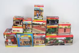Hornby - Skaledale - 12 x buildings and trackside accessories including Hislop Barbers Shop # R8751,