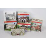 Hornby - Skaledale - 5 x OO gauge trackside buildings including Station Hotel # R8528,