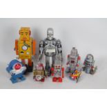 Tobar - Lilliput - MS - 8 x clockwork robot toys including orange Lilliput Robot which is 22 cm