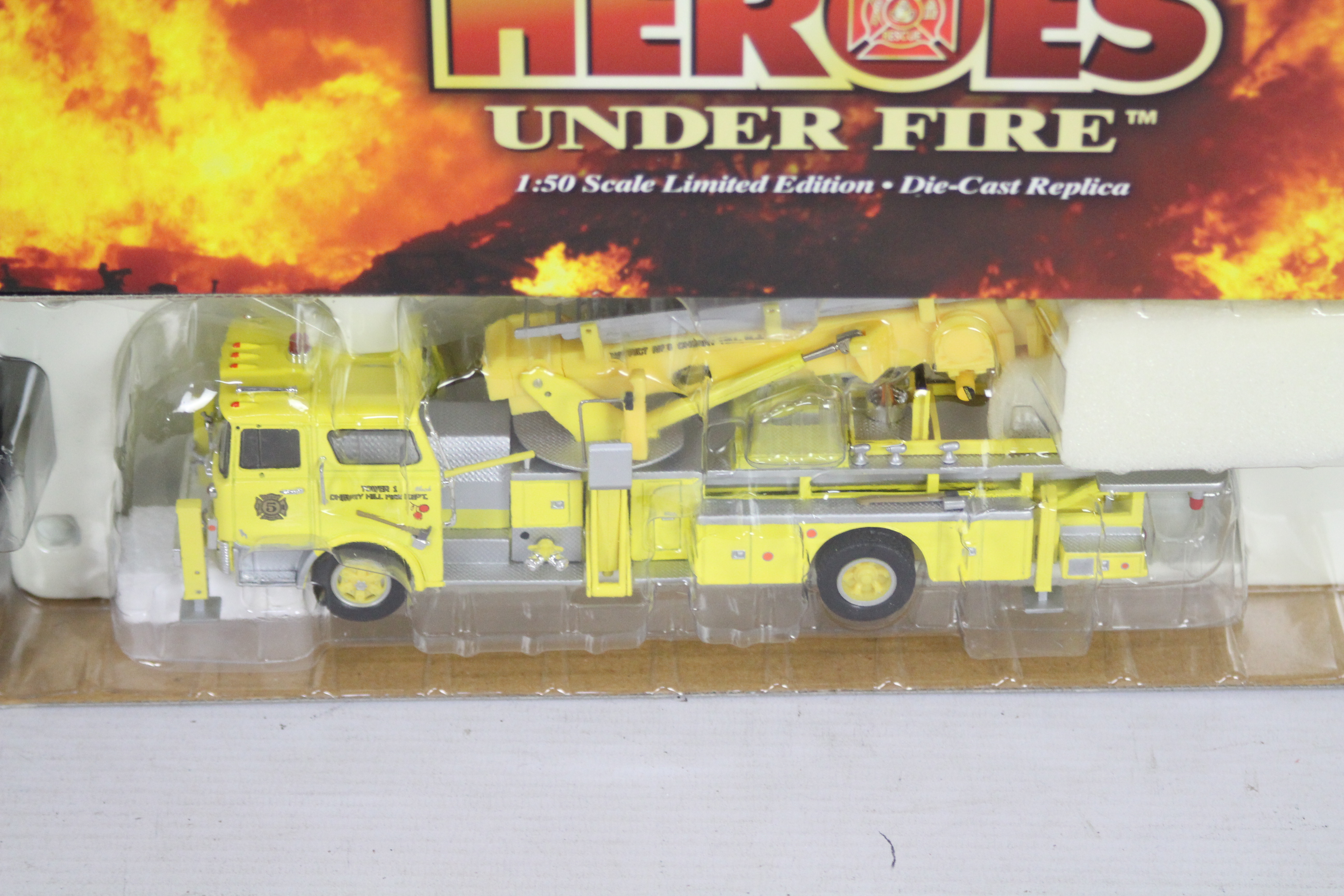 Corgi - Five boxed Limited Edition diecast 1:50 scale US Fire Engines from Corgi Classics 'Heroes - Image 5 of 5